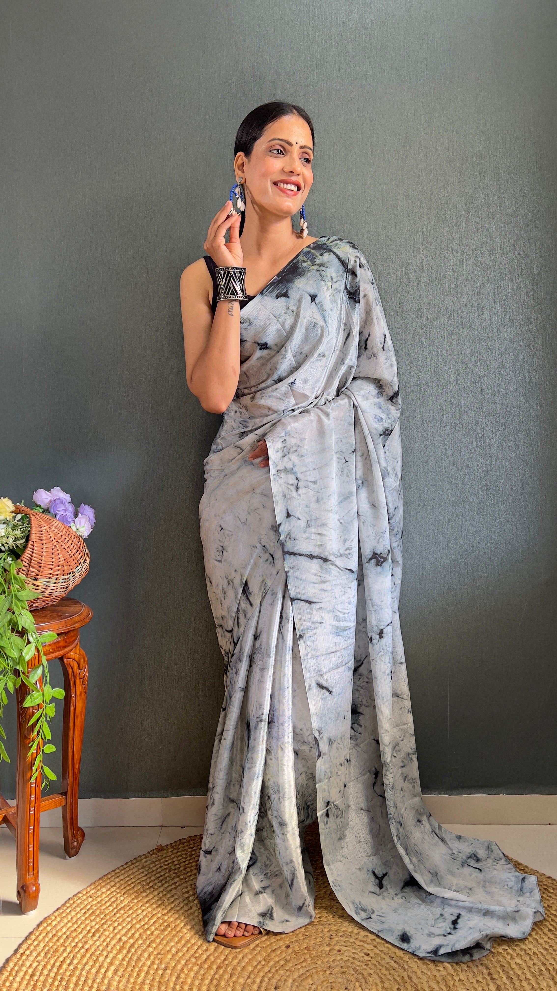 Kalar One Minute Ready To Wear Grey-Black Saree With Unstiched Blouse