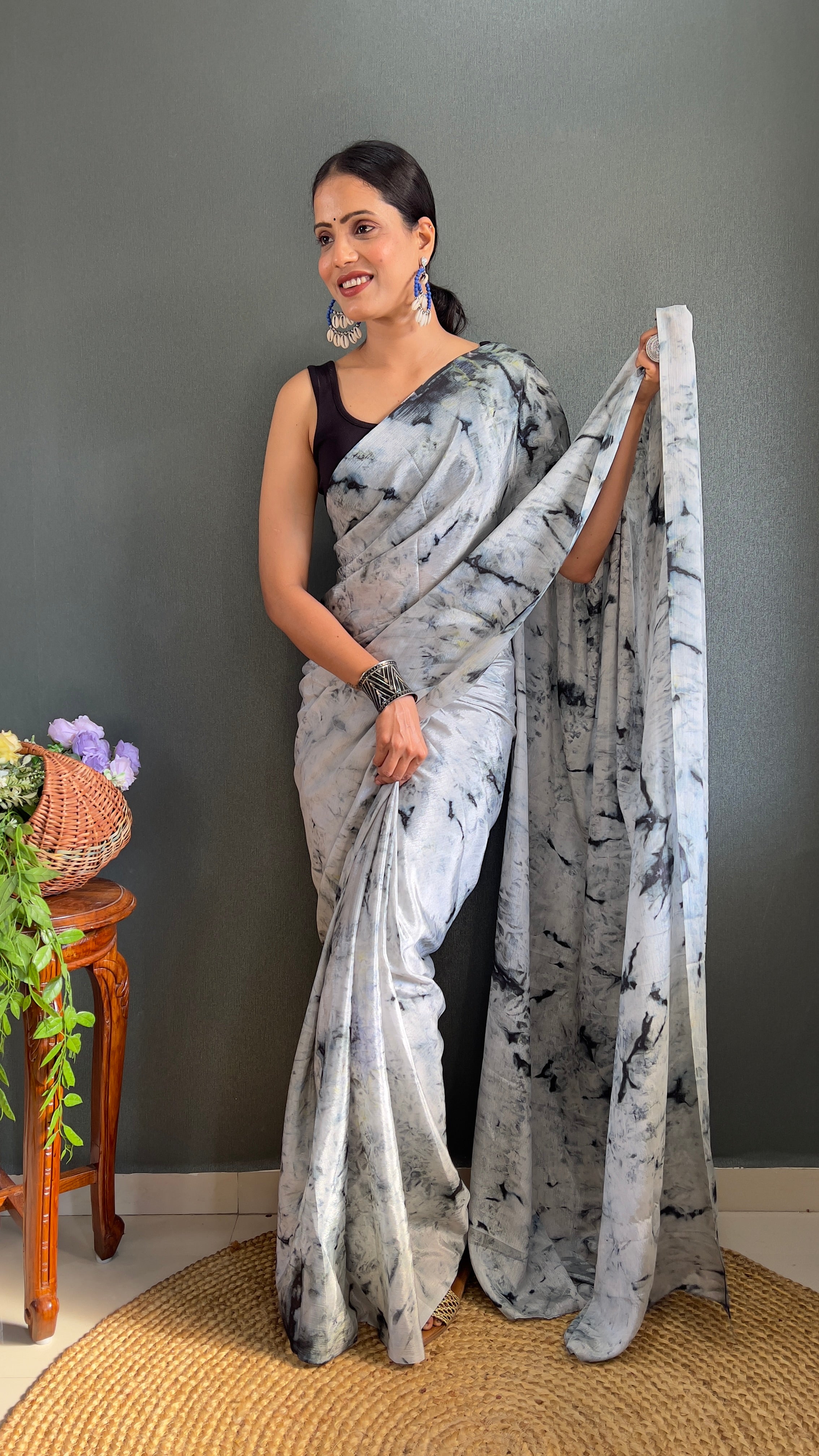 Kalar One Minute Ready To Wear Grey-Black Saree With Unstiched Blouse