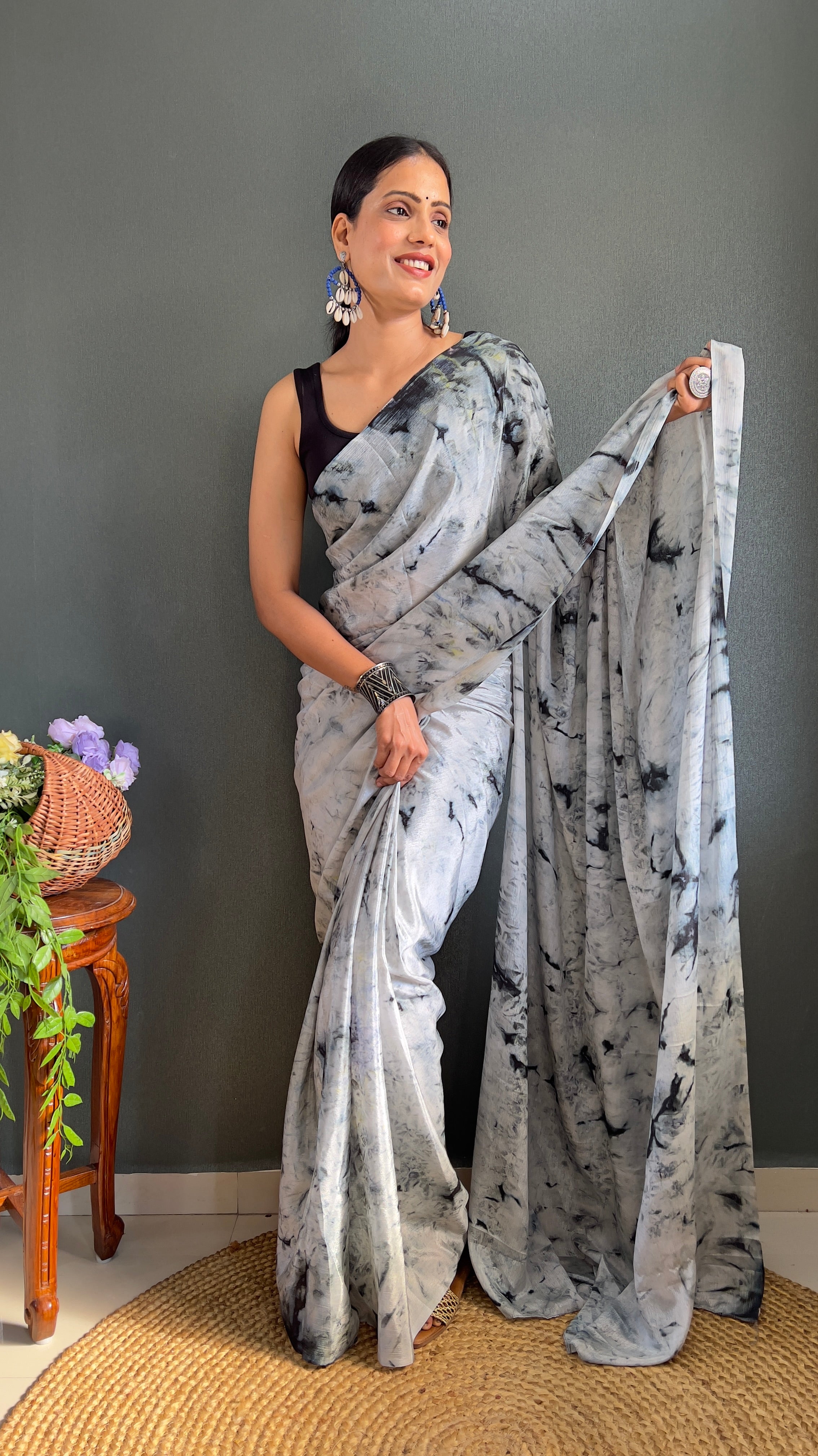 Kalar One Minute Ready To Wear Grey-Black Saree With Unstiched Blouse