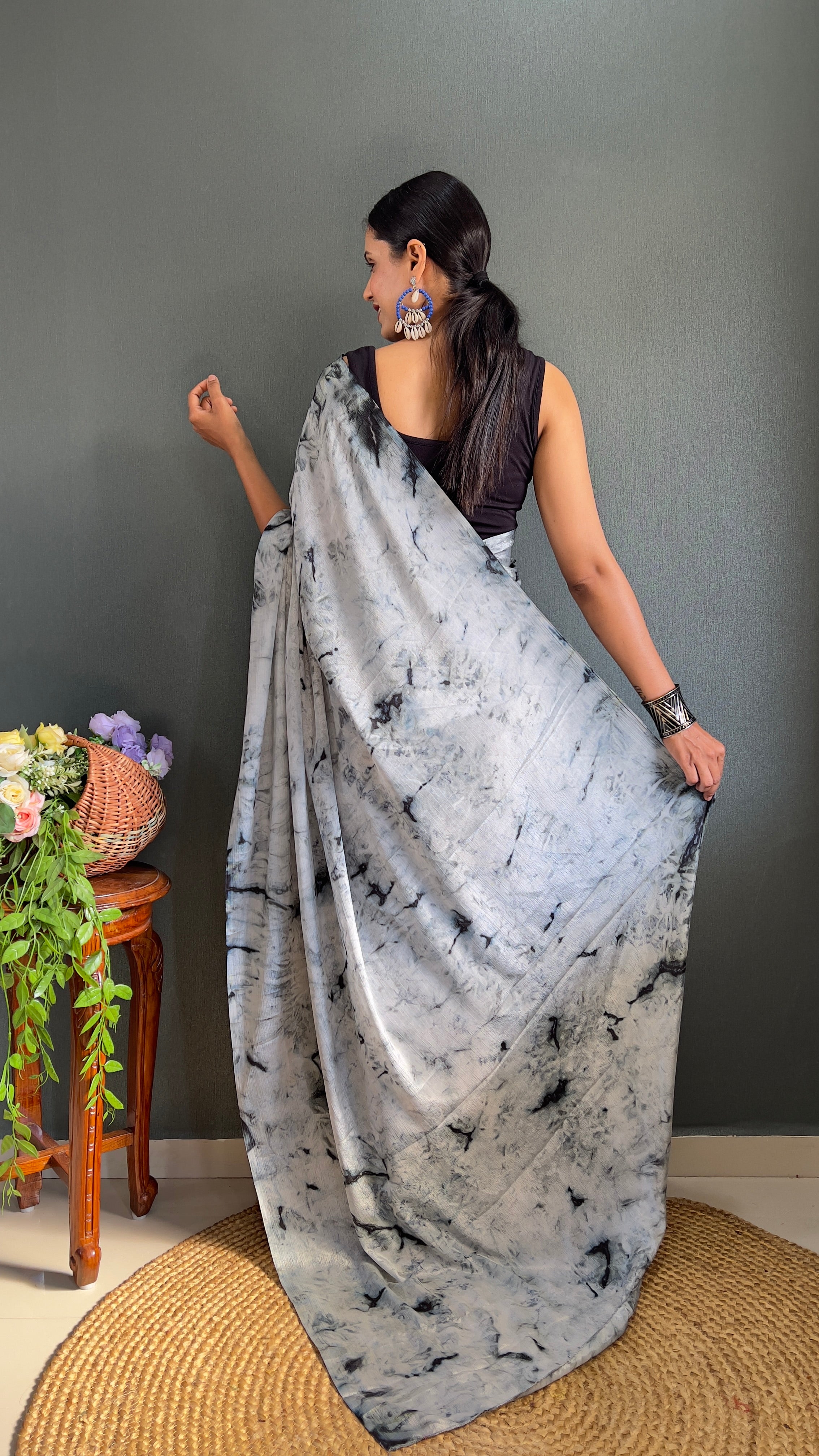 Kalar One Minute Ready To Wear Grey-Black Saree With Unstiched Blouse