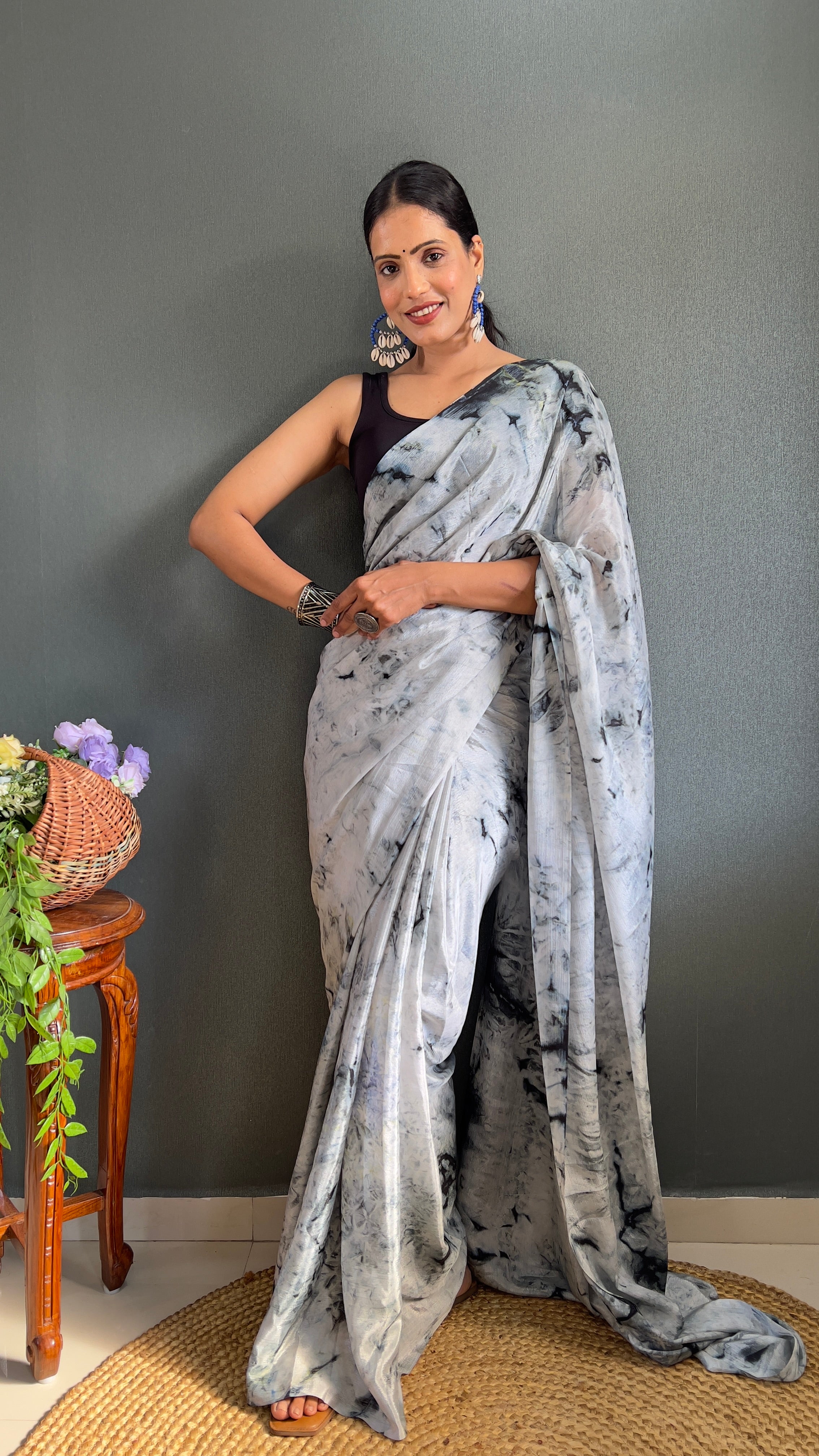 Kalar One Minute Ready To Wear Grey-Black Saree With Unstiched Blouse