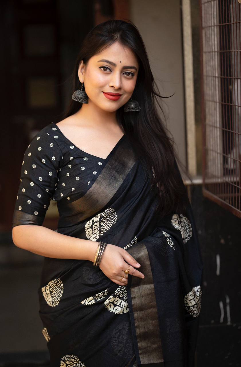 New Fancy Dola Cotton Mill Print Black Saree With Unstiched Blouse