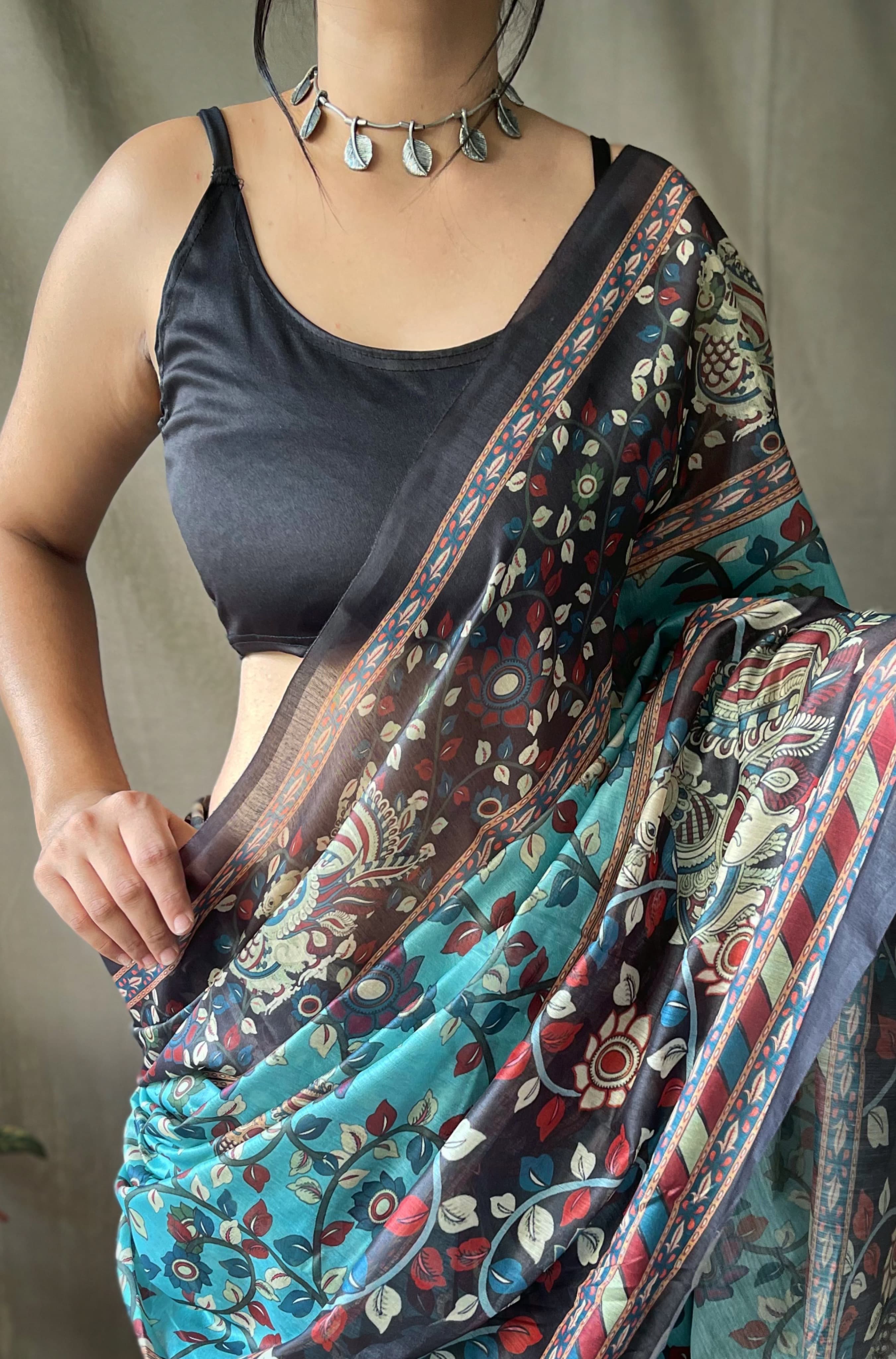 NEW DESIGNER PURE COTTON SAREE WITH  KALAMKARI PRINTS AND CONTRAST PALLU WITH TASSELS ATTACHED AND CONTRAST BLOUSE PIECE - PASTEL BLUE