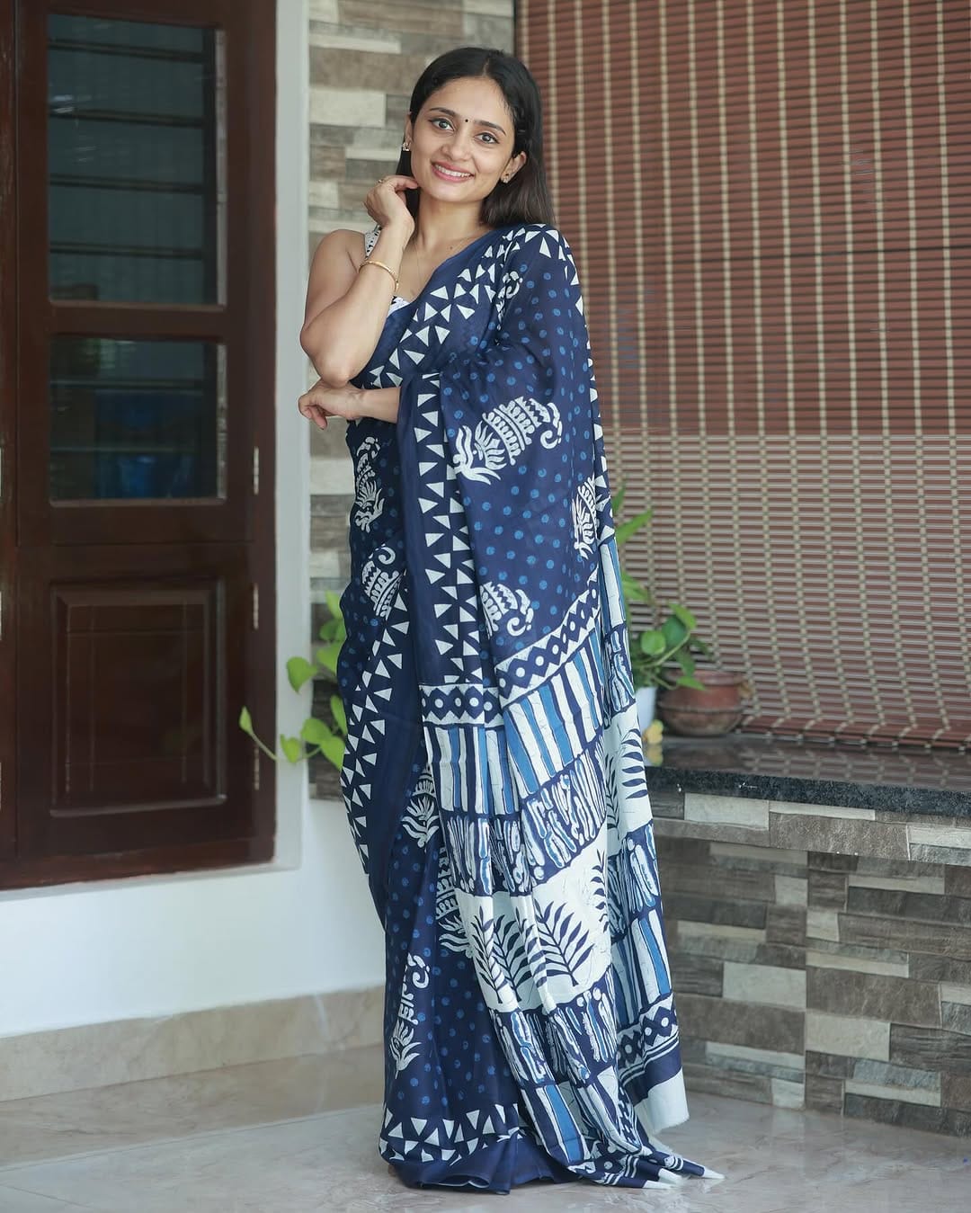 New One Minute Ready To Wear Blue Pure Soft Linen Silk Saree With White Unstiched Blouse Piece