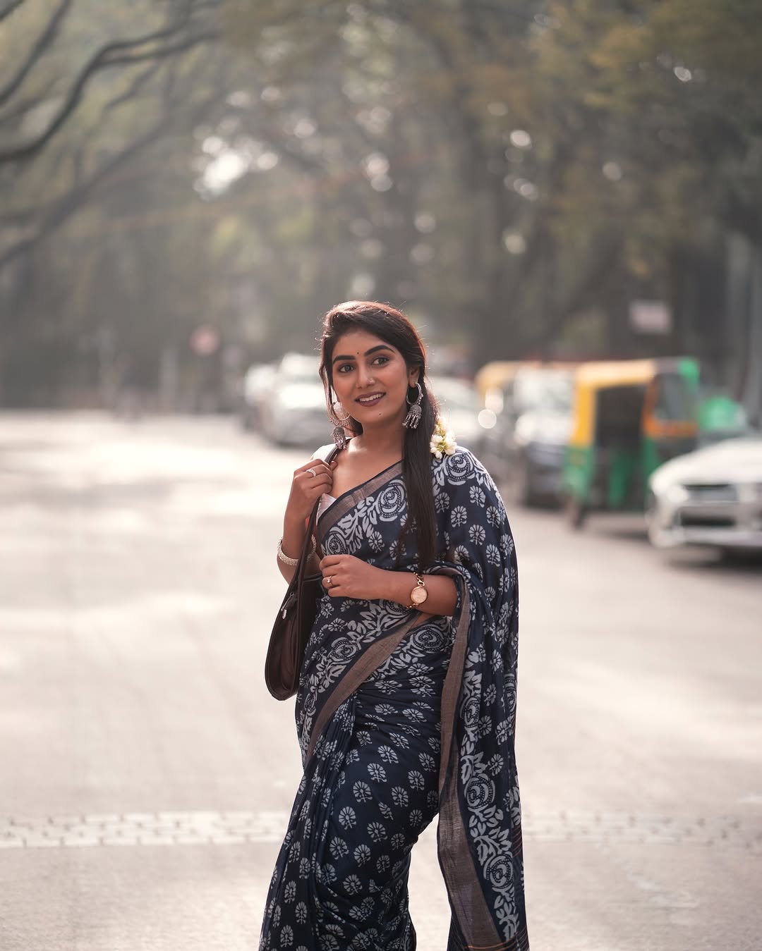 New One Minute Ready To Wear Dark Blue Pure Soft Linen Silk Saree With White Unstiched Blouse Piece