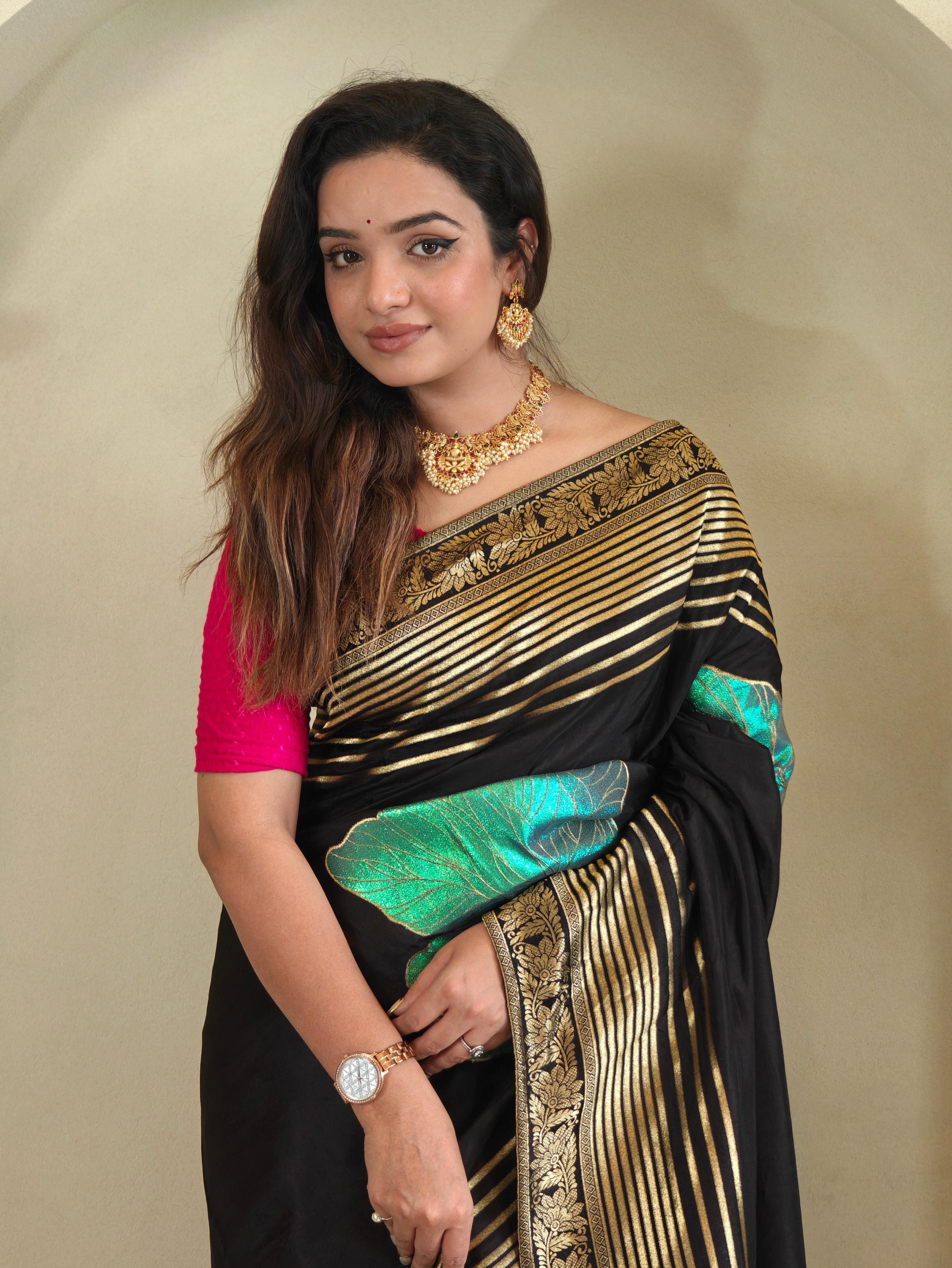 New Designer Munga Silk Saree With Zari Woven 3D Flower Design Along With Unstiched Blouse Piece - Black