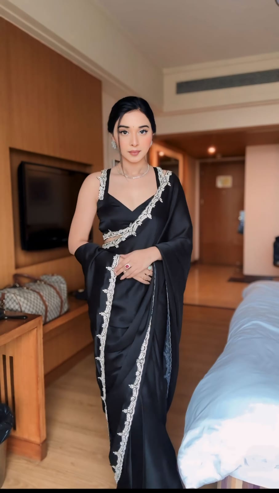 One Minute Ready To Wear Elegant Essence Black Saree with Stitch Blouse