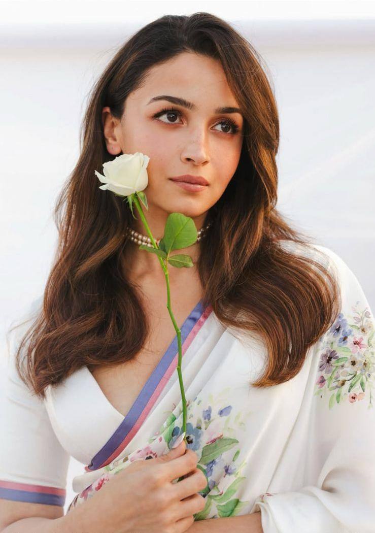 New Aliya Bhatt Premium Flower Print Saree