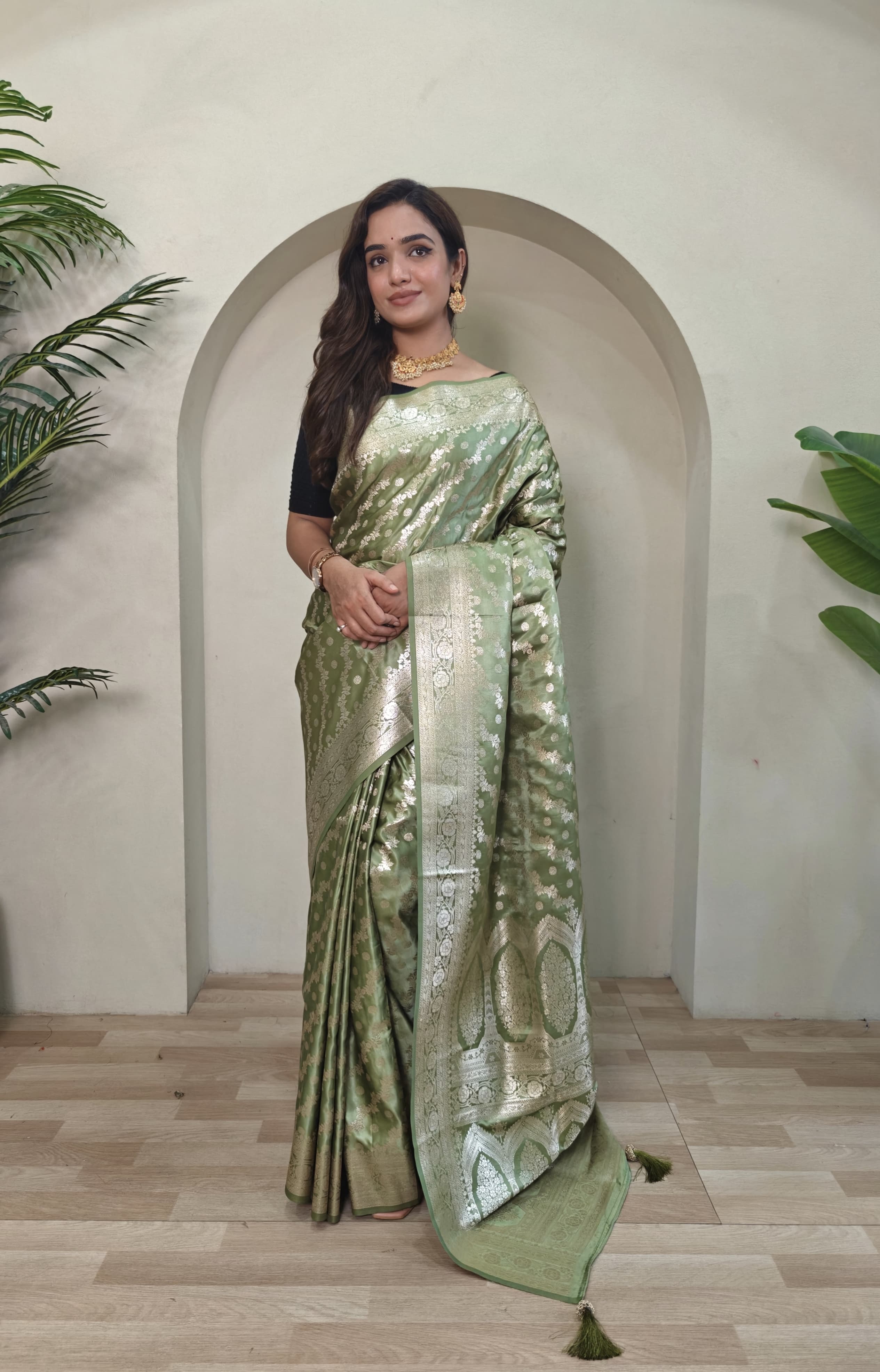 New Designer Leheriya Mushro Satin Silk Zari Weaved Light Green Saree With Beautiful Tassels Along With Running Unstiched Blouse Piece