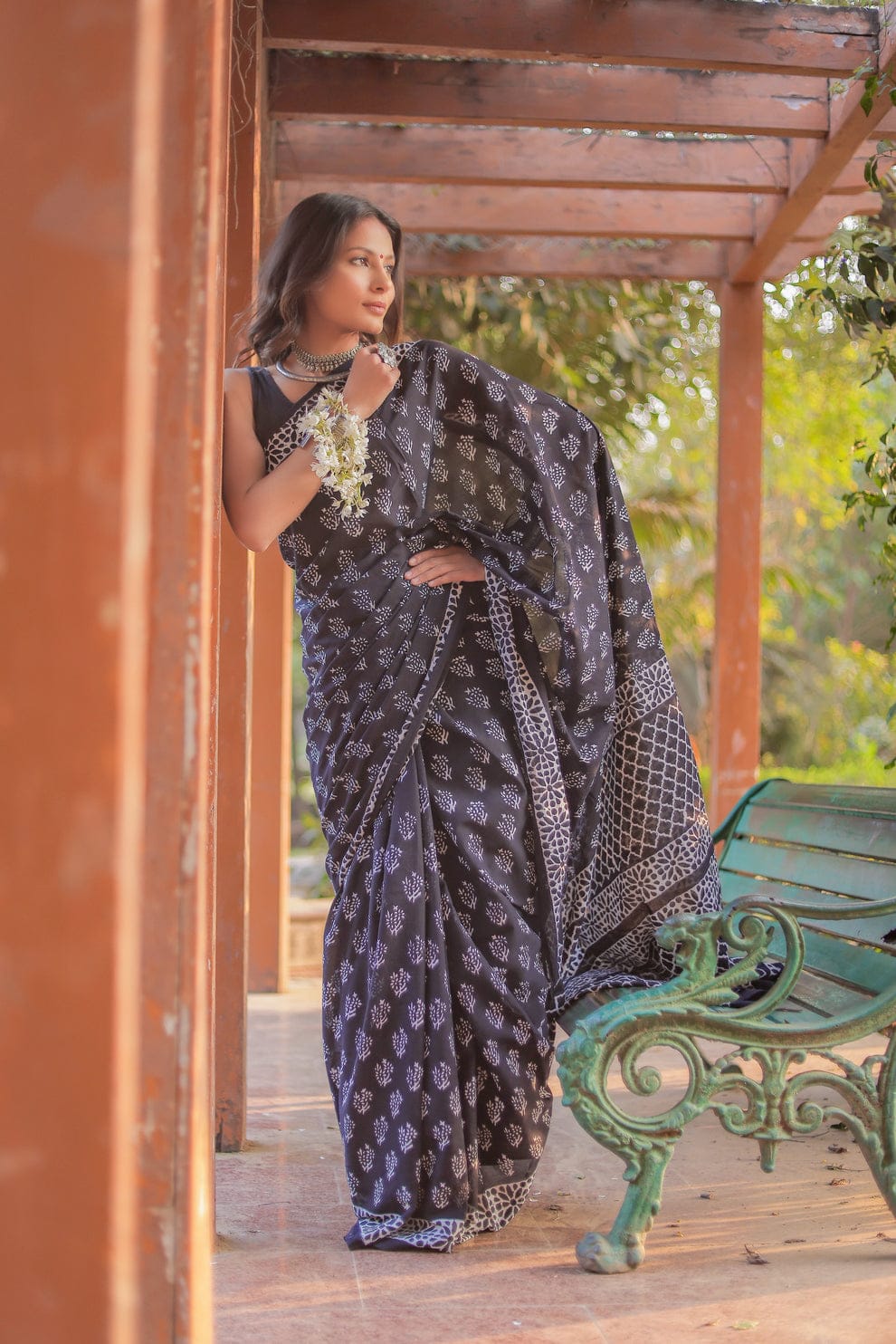 New One Minute Ready To Wear  Pure Soft Linen Silk Digital Printed Balck Saree With Same Model Unstiched Blouse