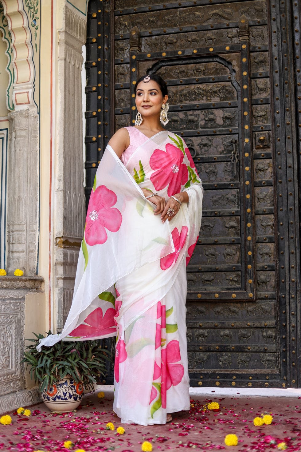 New One Minute Ready To Wear  Pure Soft Georgette Silk Pink Flower Design White Saree Along With Same Colour Unstiched Blouse Piece