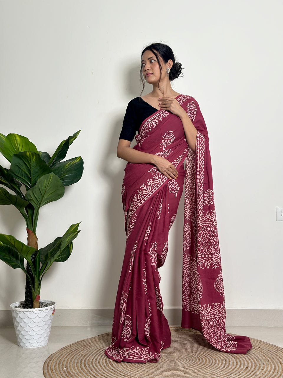 New One Minute Ready To Wear Pure Soft Mul Cotton Silk Maroon Saree With Beautiful Print along With Pocket