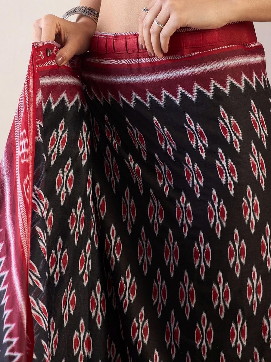 New One Minute Ready To Wear Flower Designed Pure Soft Mul Cotton Silk Black Saree With  Pocket Along With Same Model  Unstiched Blouse Piece