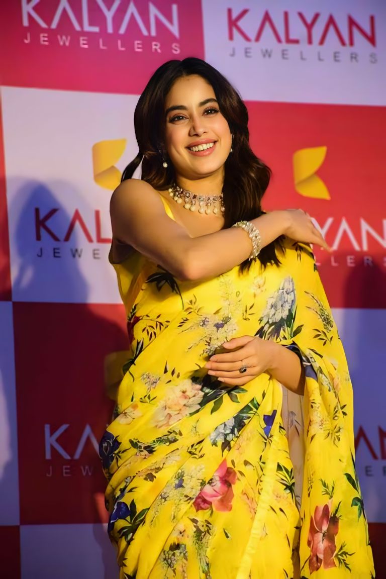 New One Minute Ready To Wear  Pure Soft Georgette Silk Flower Design Yellow Saree Along With Same Colour Unstiched Blouse Piece