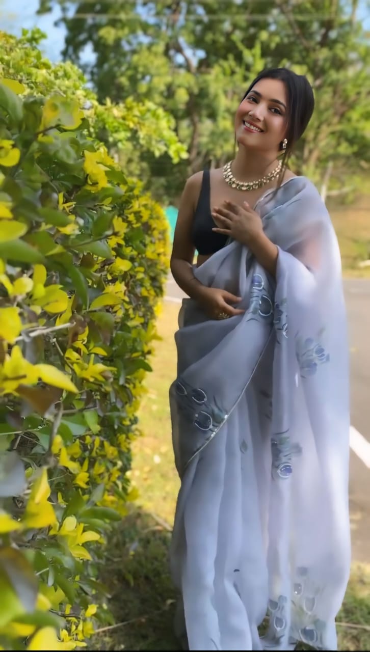 New One Minute Ready To Wear  Pure Soft Organza Silk Lavender Saree With Beautiful Moti and Cutdana Handwork With Same Model Unstiched Blouse Piece