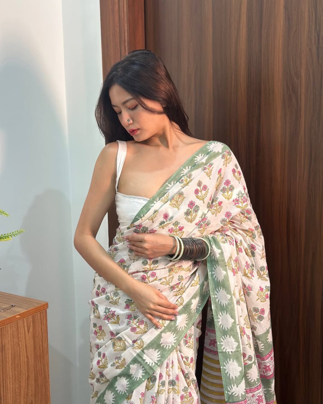 New One Minute Ready To Wear Floral Printed Pure Soft Mul Cotton Silk white Saree With Pocket