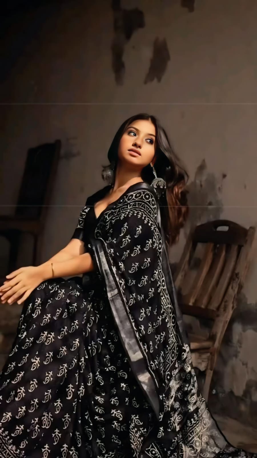 New One Minute Ready To Wear  Pure Soft Linen Silk Black Saree With Running Unstiched Blouse Piece