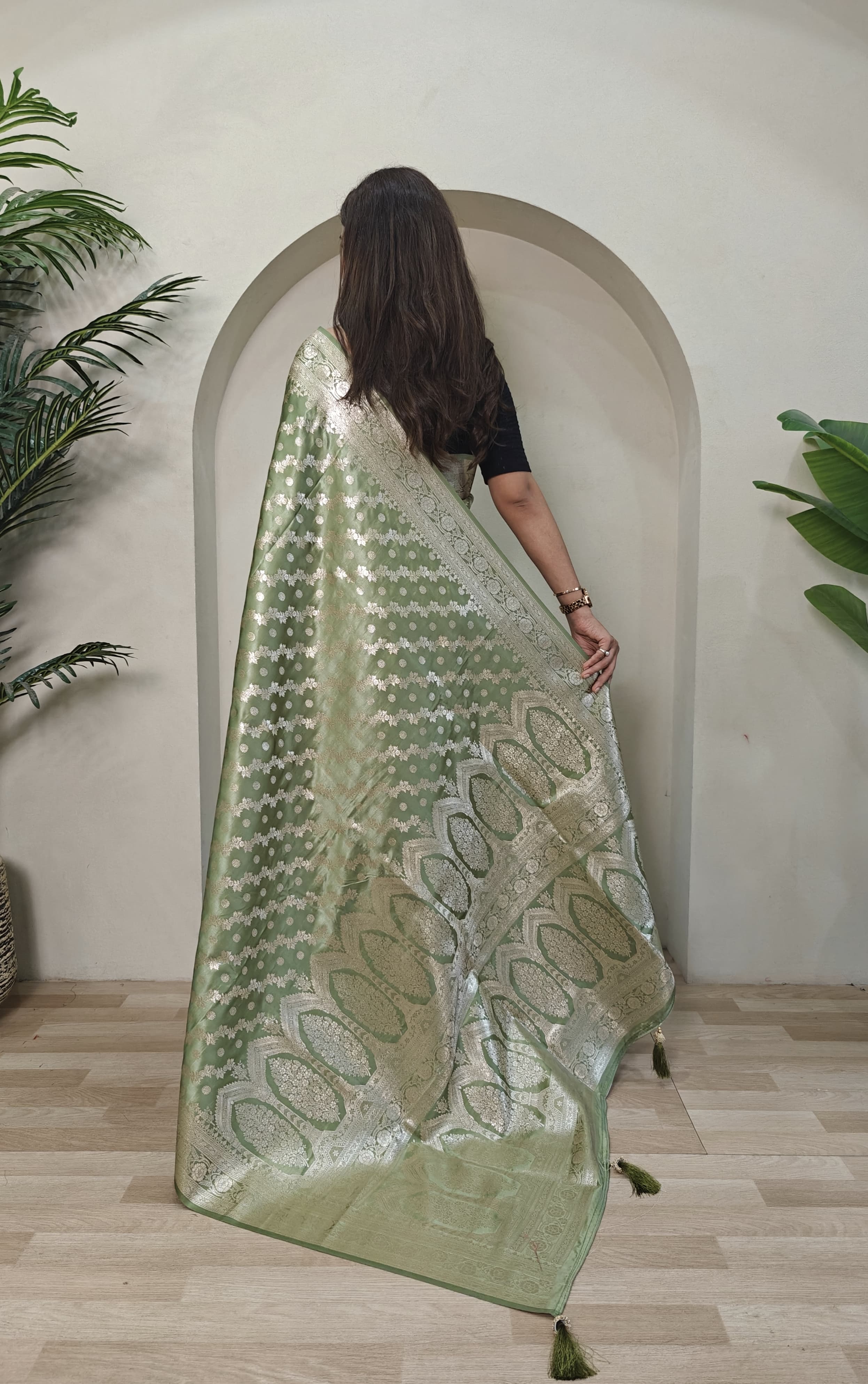 New Designer Leheriya Mushro Satin Silk Zari Weaved Light Green Saree With Beautiful Tassels Along With Running Unstiched Blouse Piece