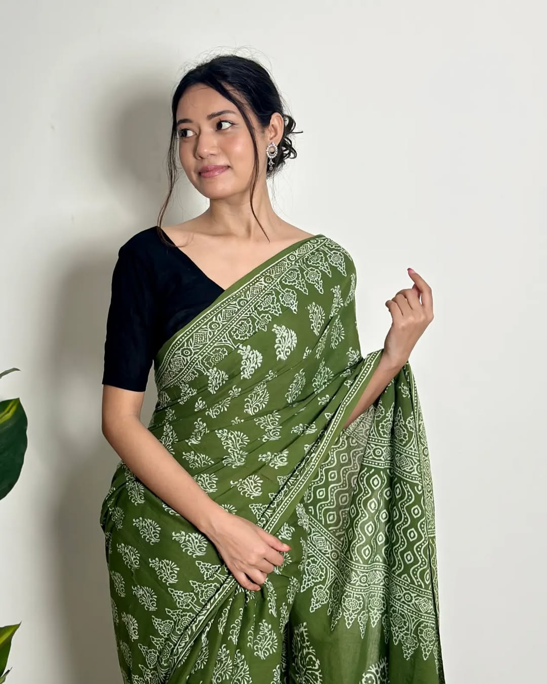 New One Minute Ready To Wear Pure Soft Mul Cotton Silk Olive Green Saree With Pocket