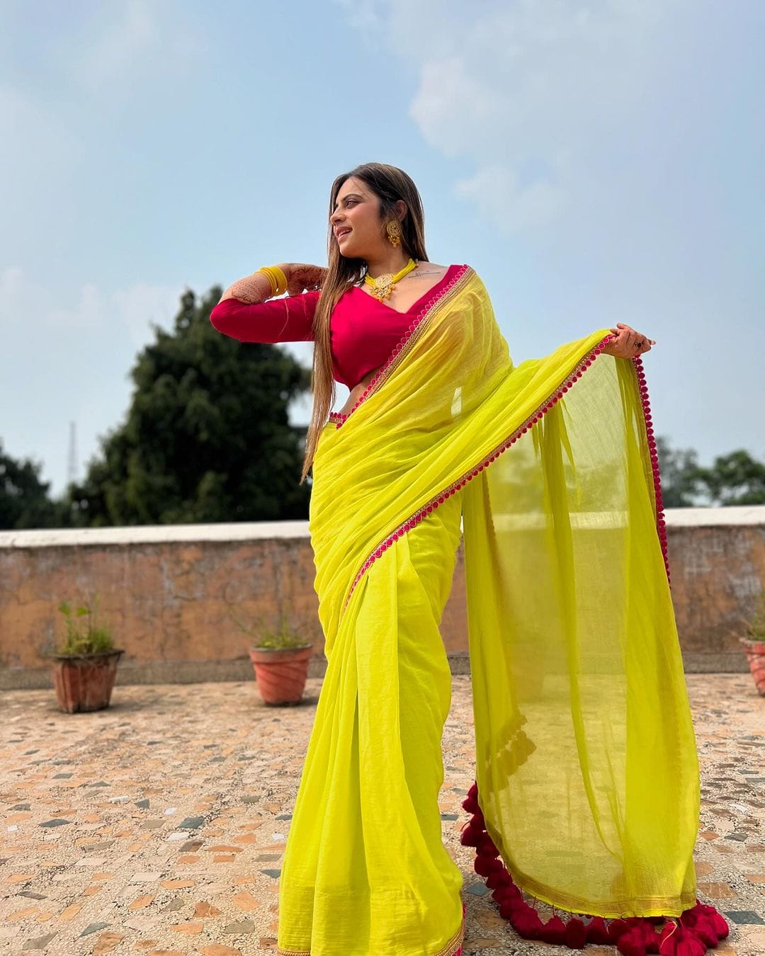 New One Minute Ready To Wear Pure Cotton Silk Yellow Saree With Lace Border Along With Same Model Unstiched Blouse Piece