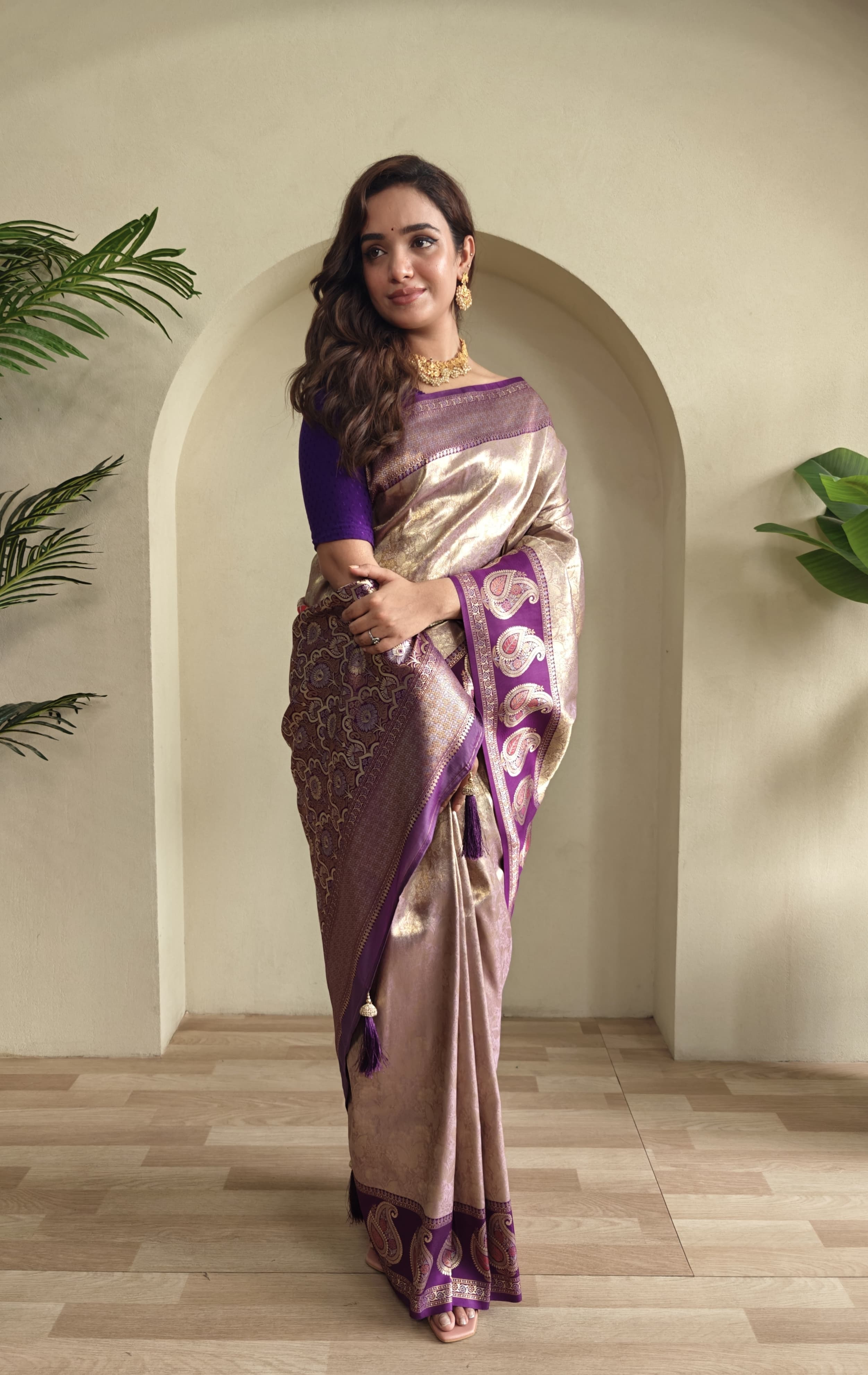 New Designer Zari Kanchi Silk Light Purple Saree With Self Weaving Designer All Over Saree Along With Running Unstiched Blouse Piece
