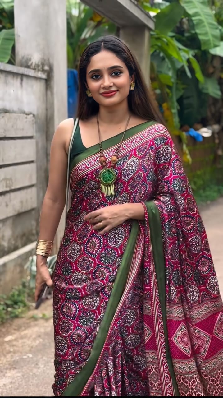 New One Minute Ready To Wear  Digital Printed Crape Silk Rani Pink-Green Saree