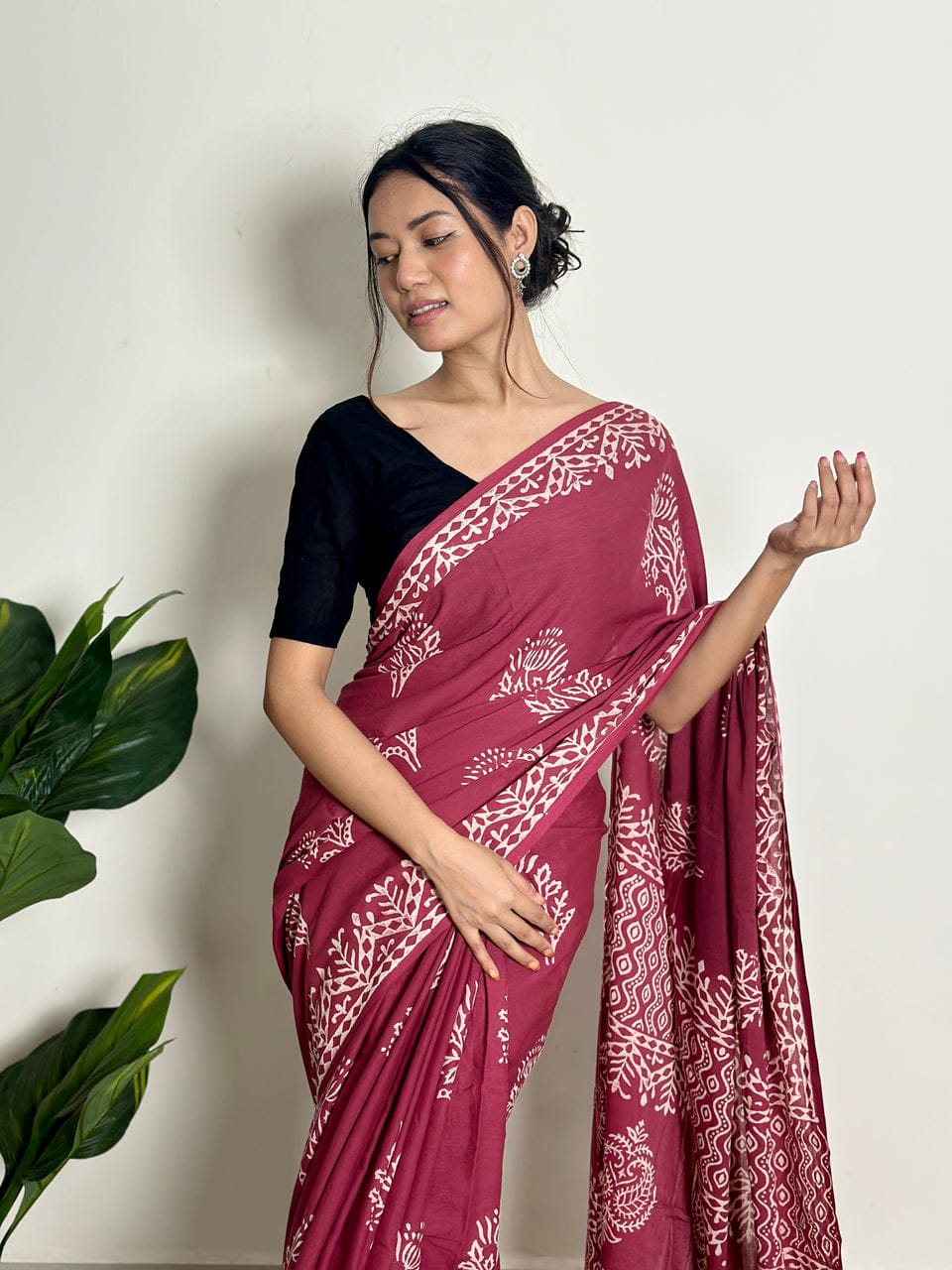 New One Minute Ready To Wear Pure Soft Mul Cotton Silk Maroon Saree With Beautiful Print along With Pocket