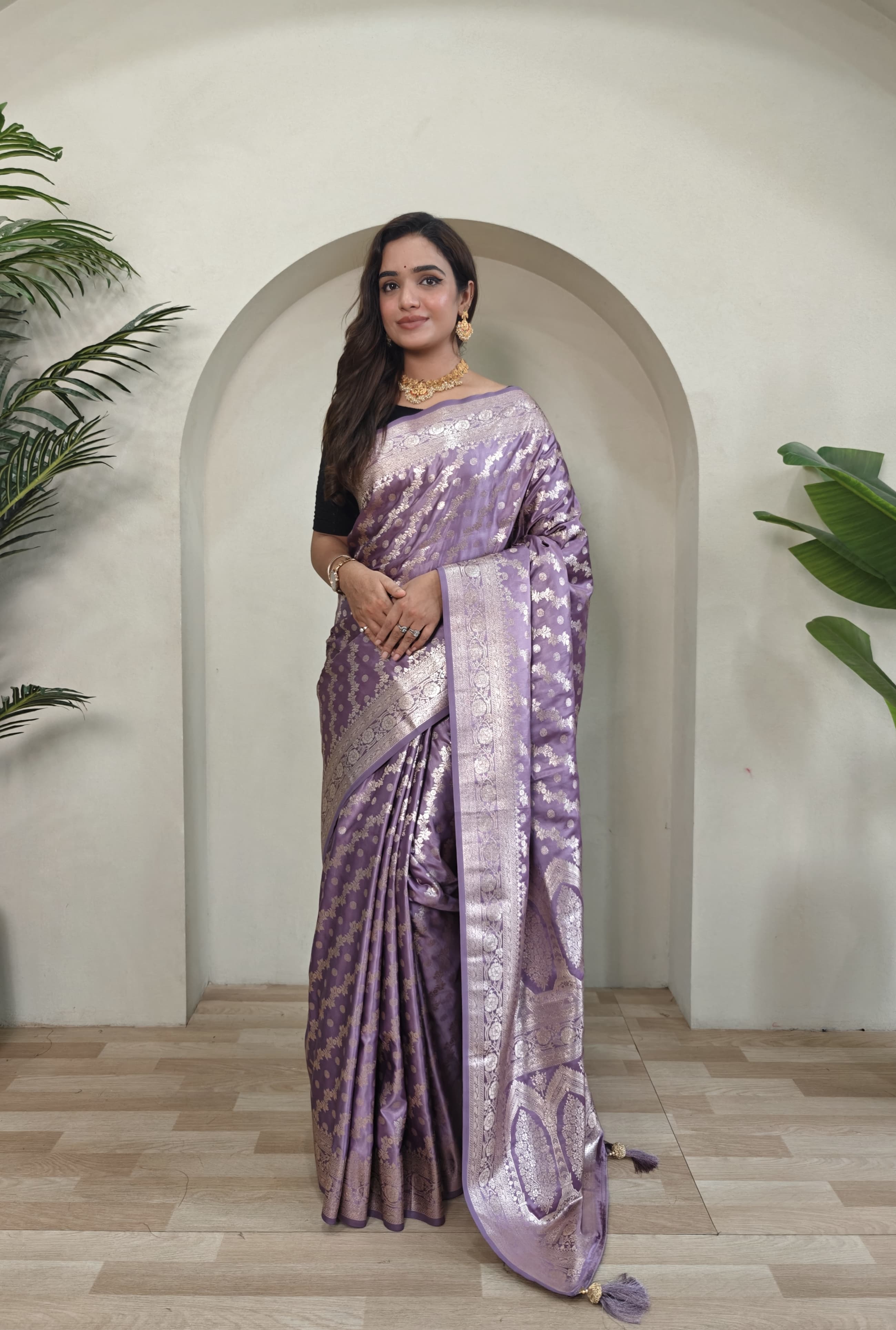New Designer Leheriya Mushro Satin Silk Zari Weaved Lavender Saree With Beautiful Tassels Along With Running Unstiched Blouse Piece