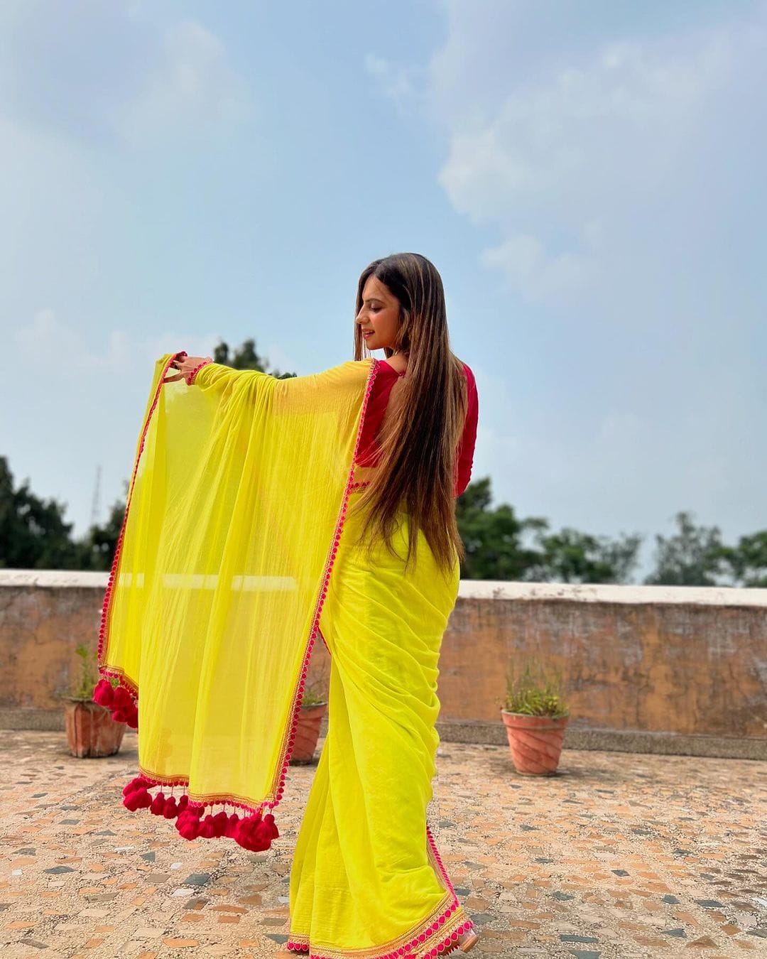 New One Minute Ready To Wear Pure Cotton Silk Yellow Saree With Lace Border Along With Same Model Unstiched Blouse Piece