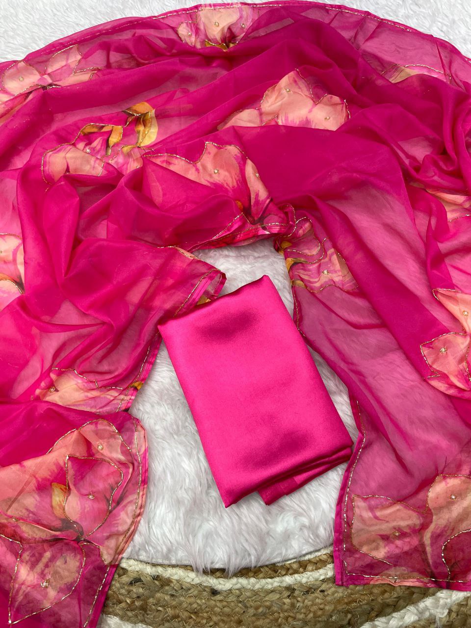 New Designer Floral Printed Tebby Organza Pink Saree