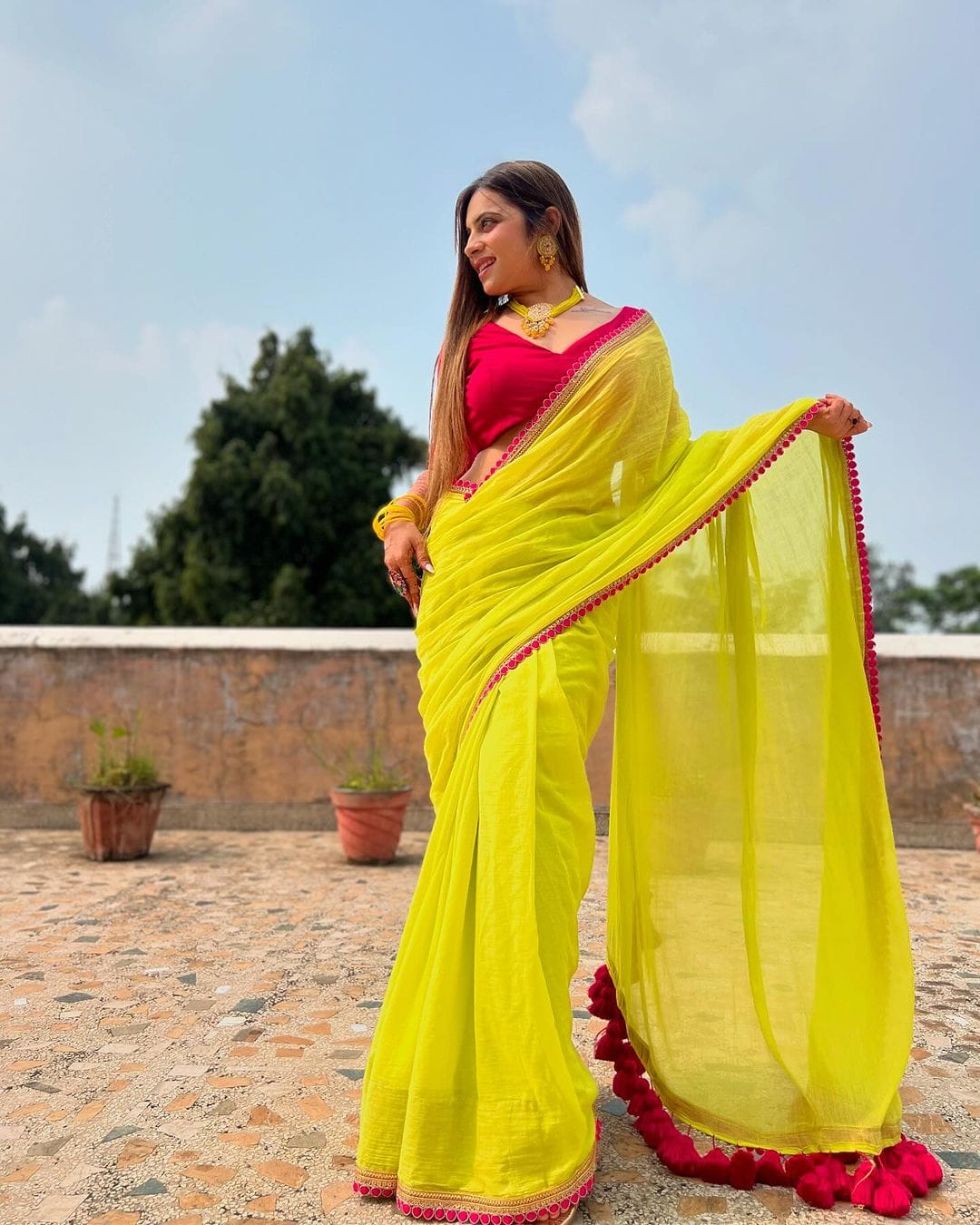 New One Minute Ready To Wear Pure Cotton Silk Yellow Saree With Lace Border Along With Same Model Unstiched Blouse Piece