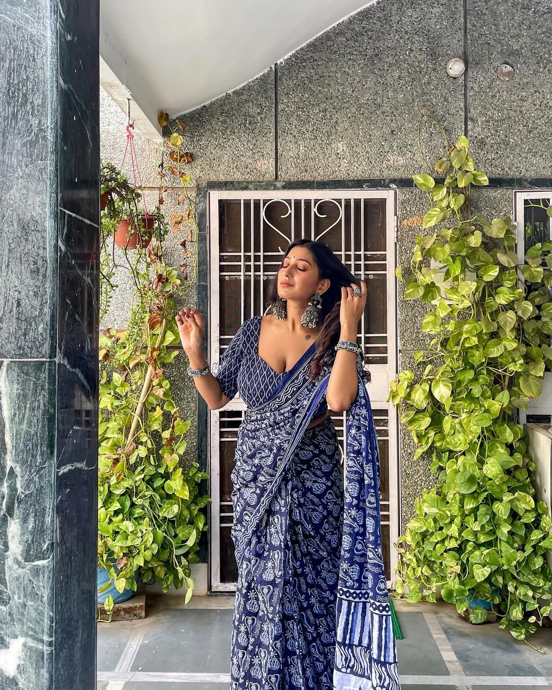 New One Minute Ready To Wear Soft Linen Digital Printed Blue Saree With Same Model Blue Unstiched Blouse Piece