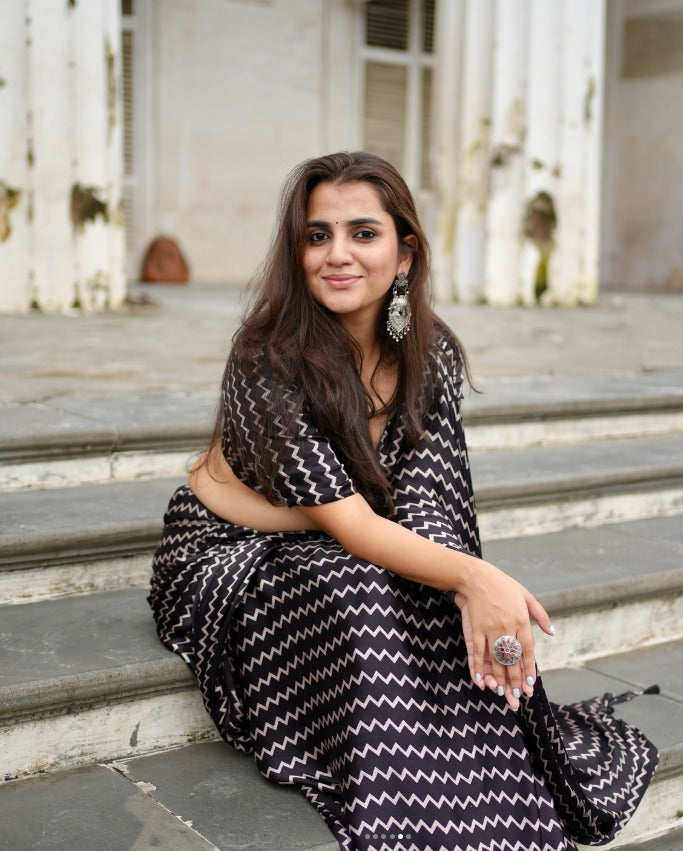 New Designer Original Japan Satin ZigZag Digital Printed Black Saree With Digital Printed Unstiched Blouse Piece