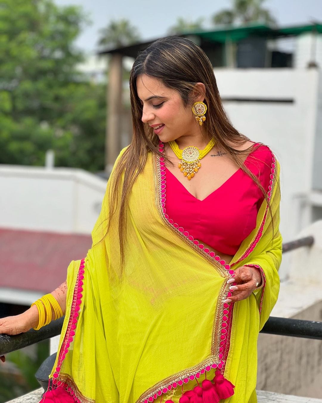 New One Minute Ready To Wear Pure Cotton Silk Yellow Saree With Lace Border Along With Same Model Unstiched Blouse Piece