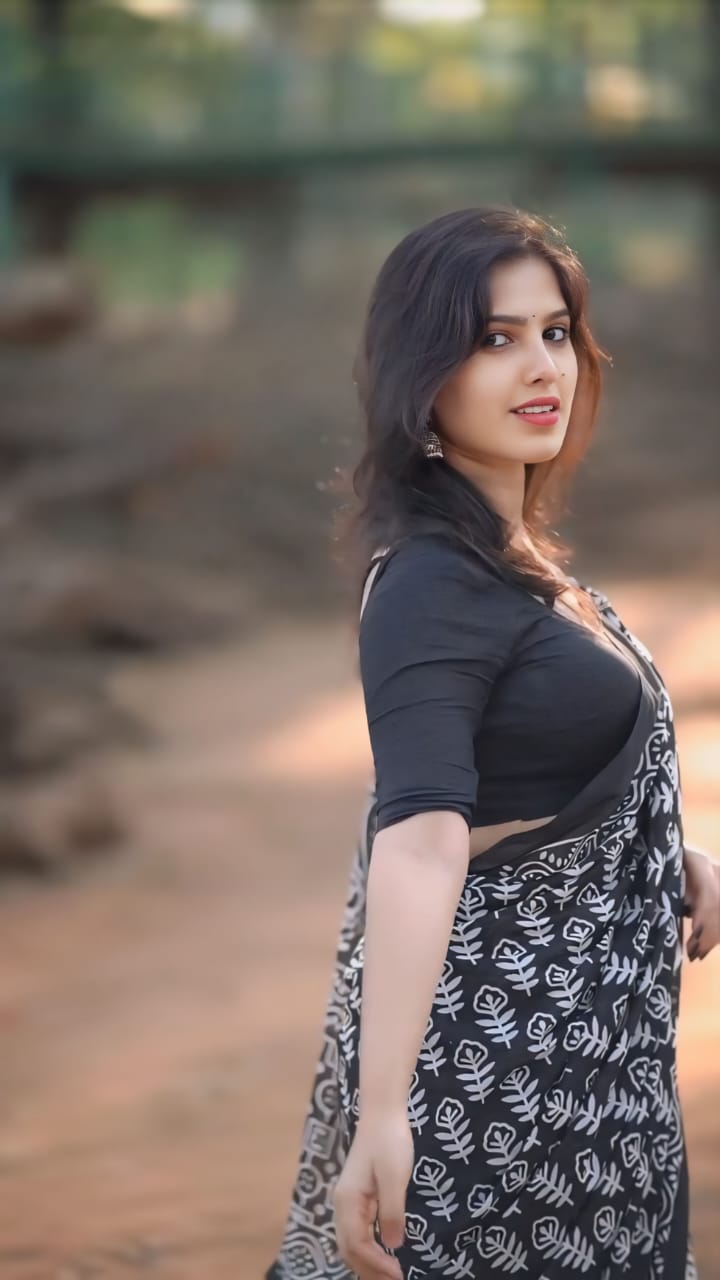 New One Minute Ready To Wear  Pure Soft Linen Silk Digital Printed Black Saree With Same Model Black Unstiched Blouse