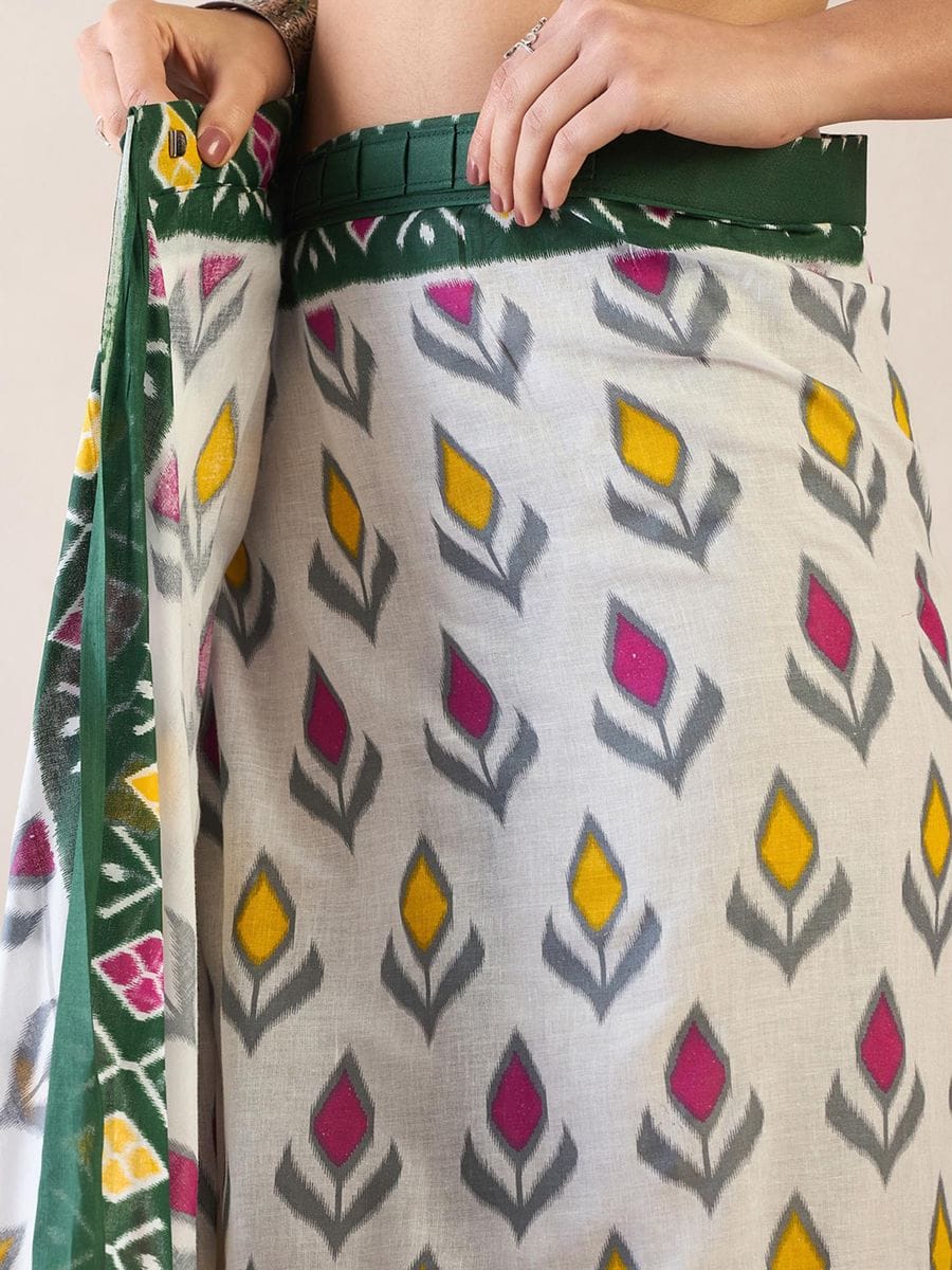 New One Minute Ready To Wear Pure Soft Mul Cotton Silk Green Bodered White Saree With  Pocket Along With Same Model  Unstiched Blouse Piece