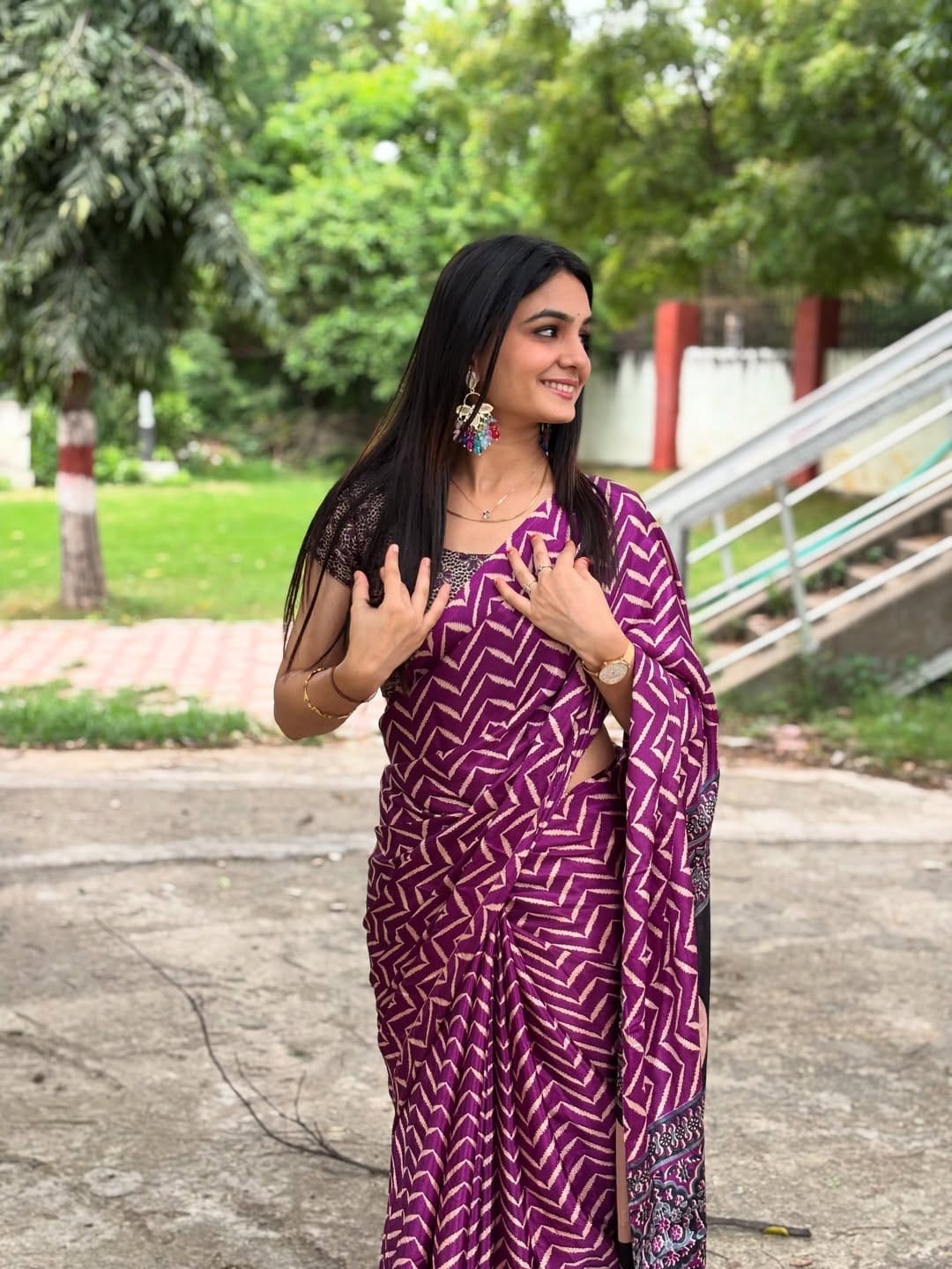 New One Minute Ready To Wear Zigzag Digital Printed Crape Silk Majenta Saree