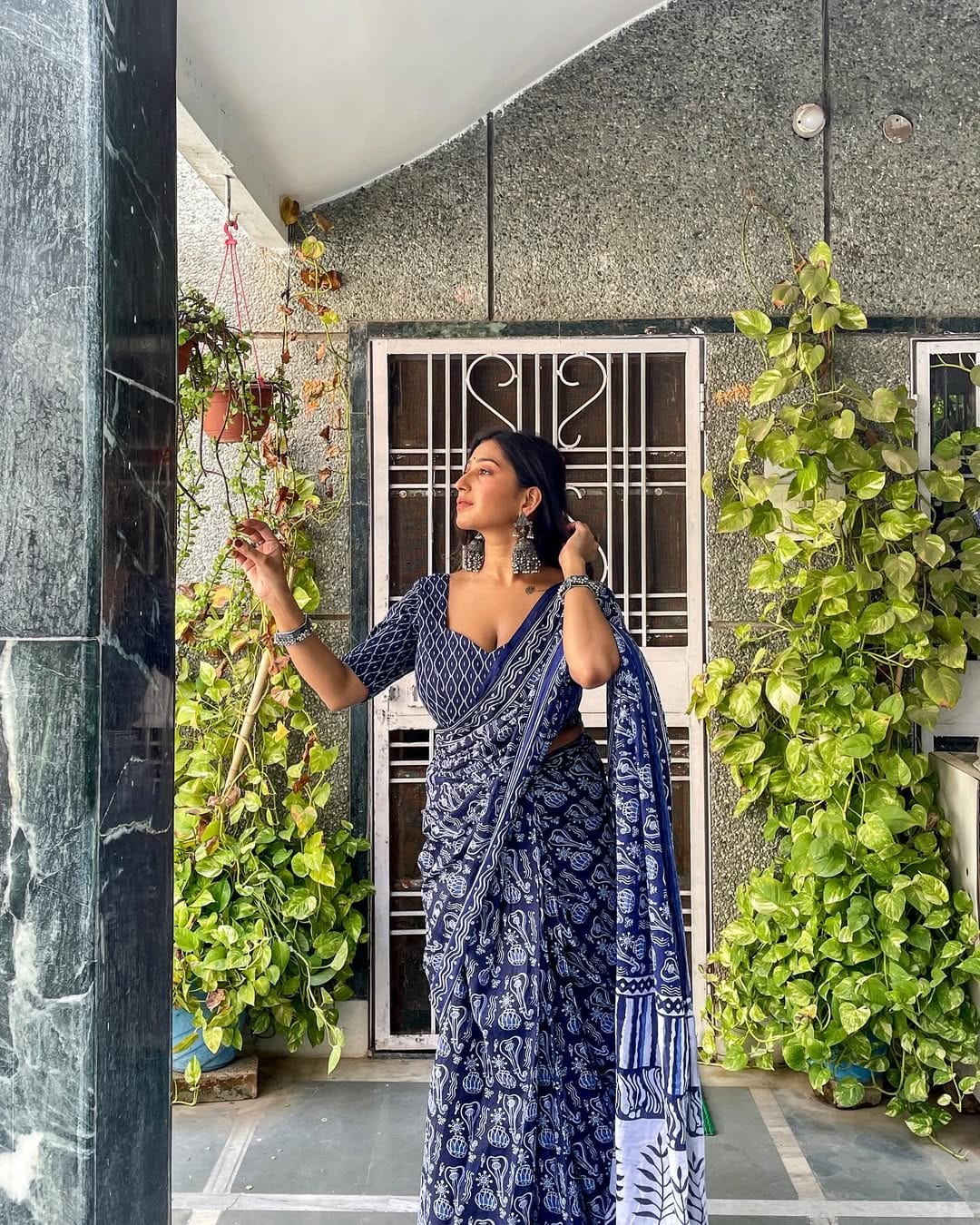 New One Minute Ready To Wear Soft Linen Digital Printed Blue Saree With Same Model Blue Unstiched Blouse Piece