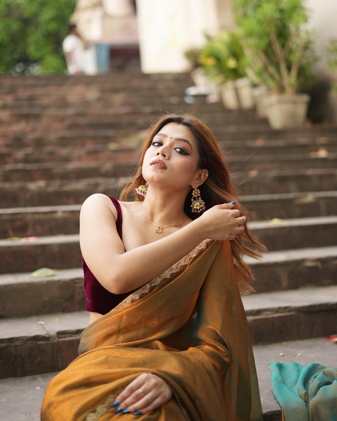 New Designer Soft Fancy Fandy Silk Two Tone Saree With Beautiful Handworked Lace Border