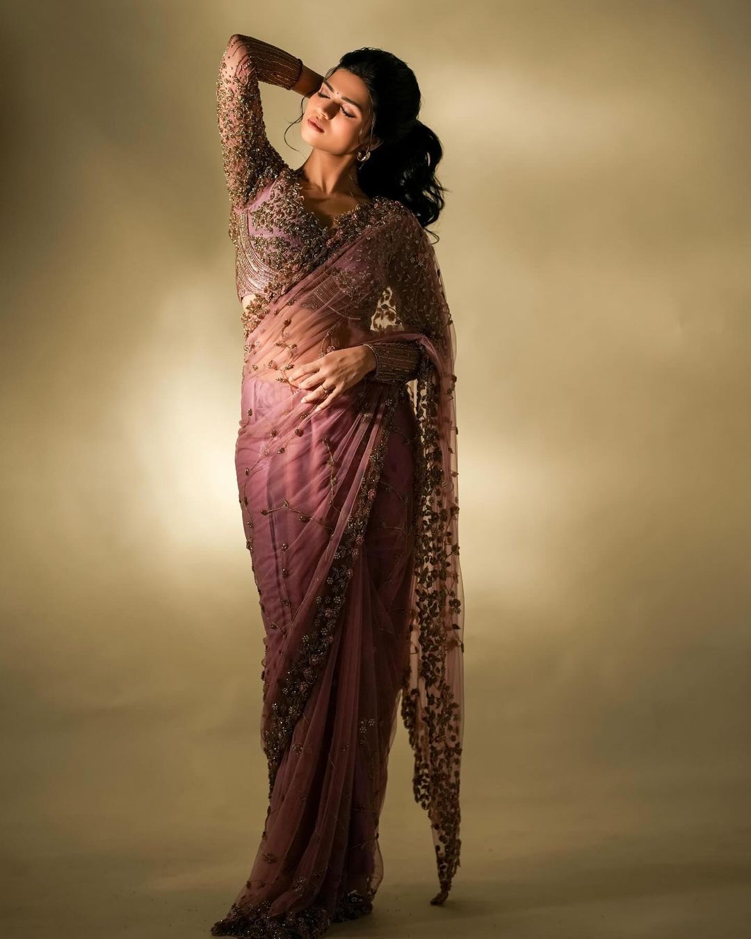 New Designer Soft Net Febric With Sequence And Thread Work Saree With  Running Unstiched Blouse Piece