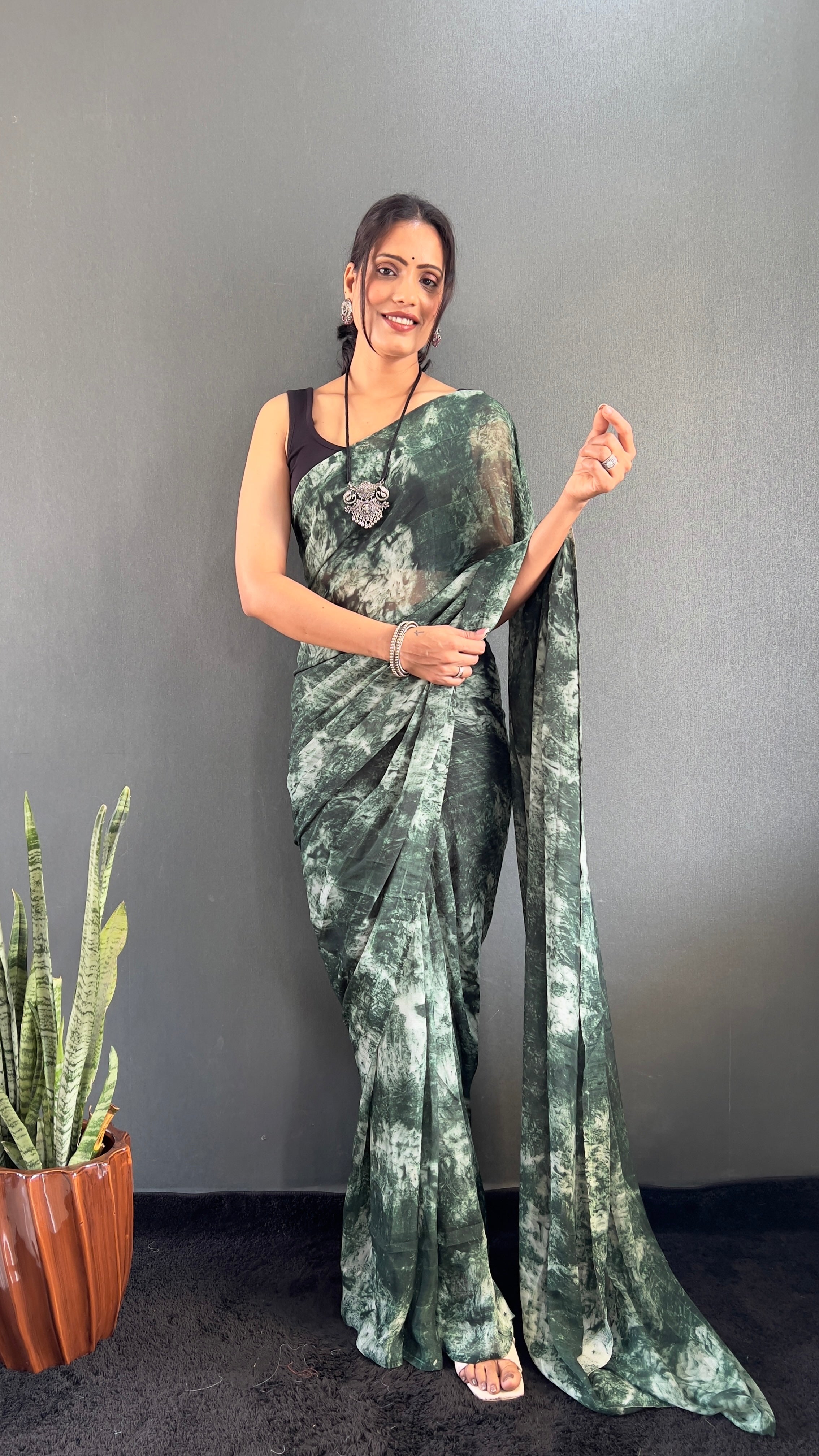 Adita One Minute Ready To Wear Green Saree With Unstiched Blouse