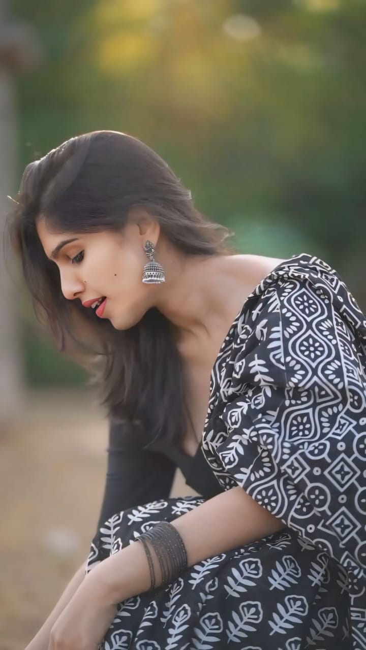 New One Minute Ready To Wear  Pure Soft Linen Silk Digital Printed Black Saree With Same Model Black Unstiched Blouse