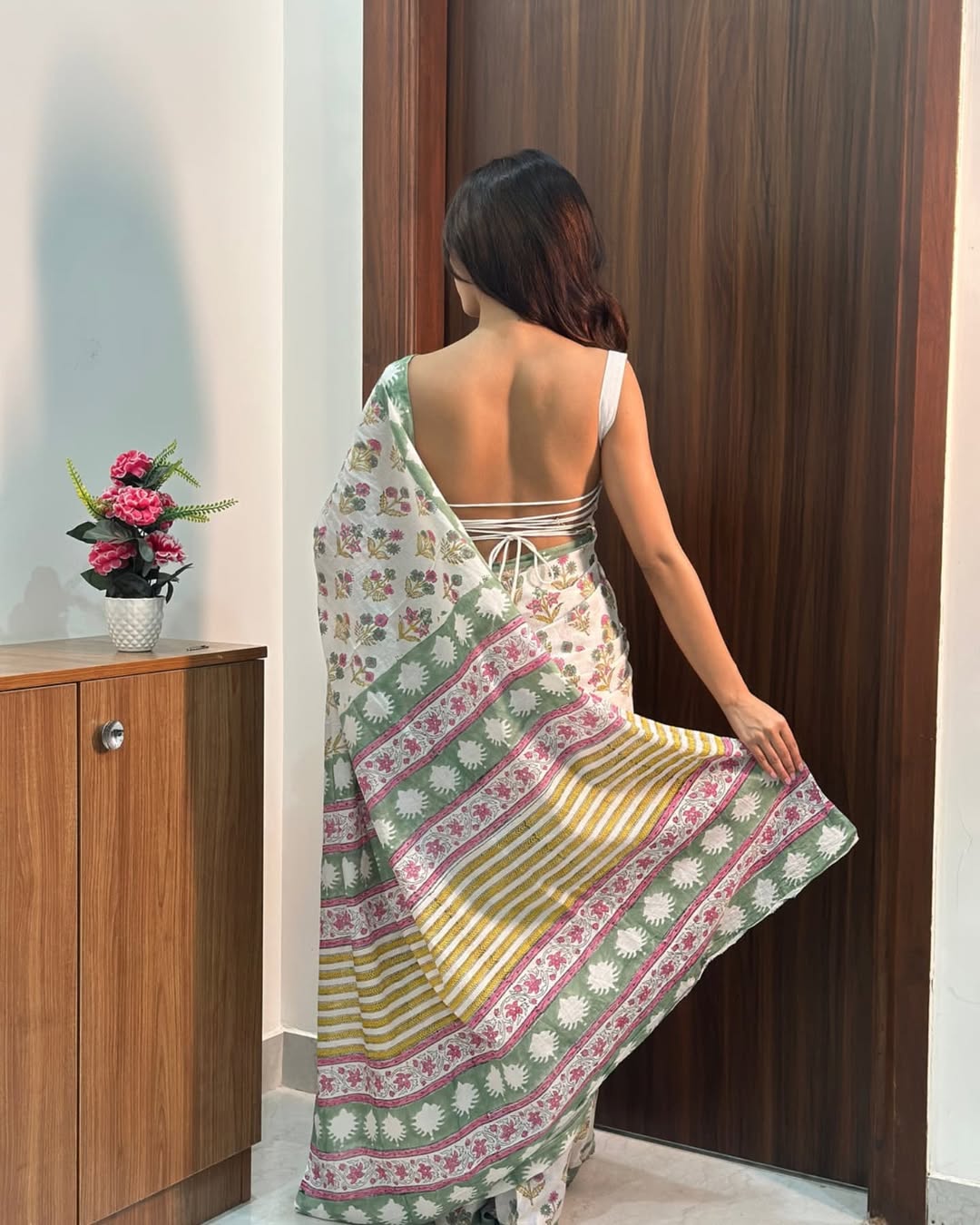 New One Minute Ready To Wear Floral Printed Pure Soft Mul Cotton Silk white Saree With Pocket