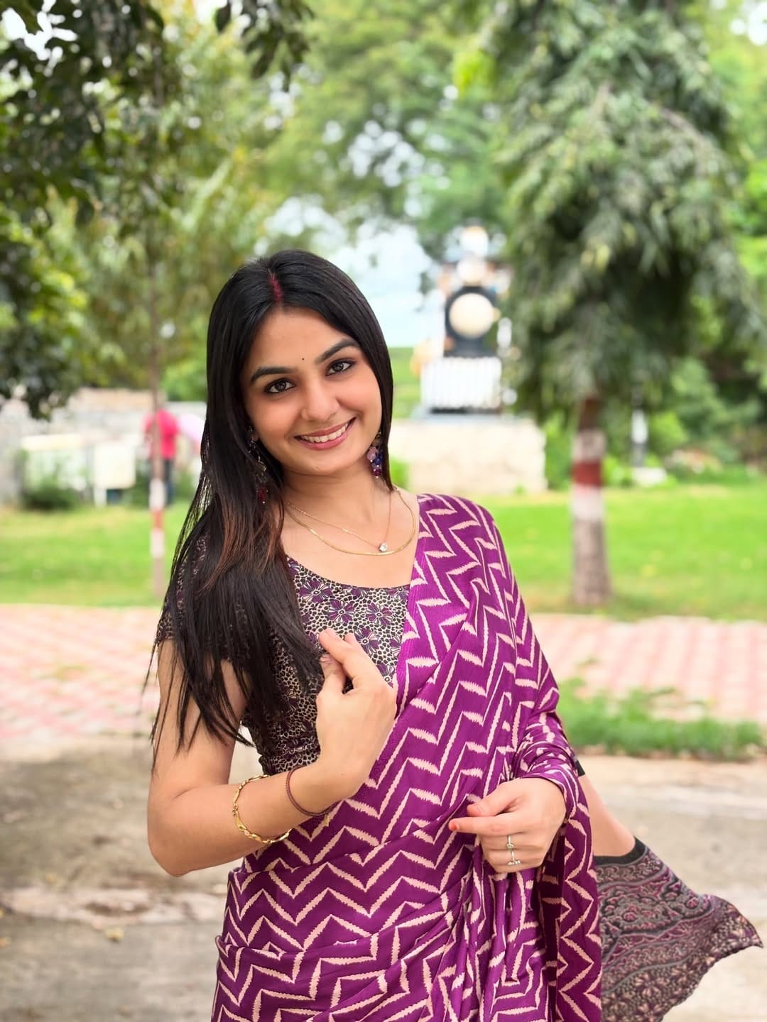 New One Minute Ready To Wear Zigzag Digital Printed Crape Silk Majenta Saree