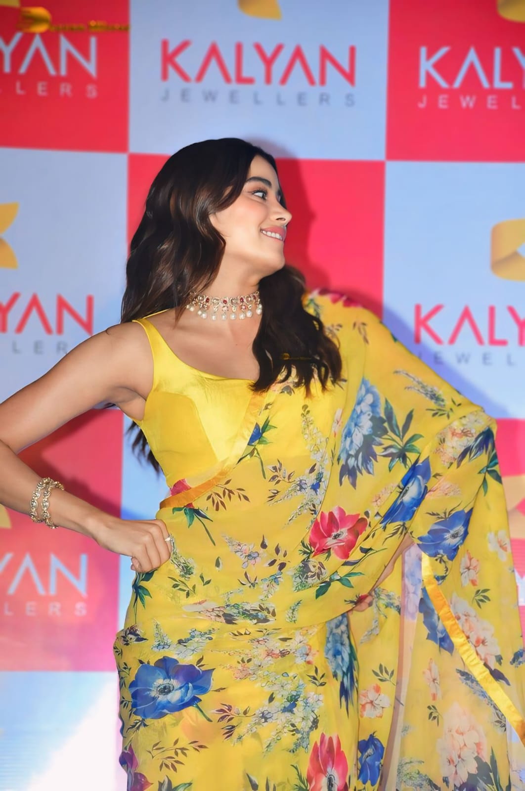 New One Minute Ready To Wear  Pure Soft Georgette Silk Flower Design Yellow Saree Along With Same Colour Unstiched Blouse Piece