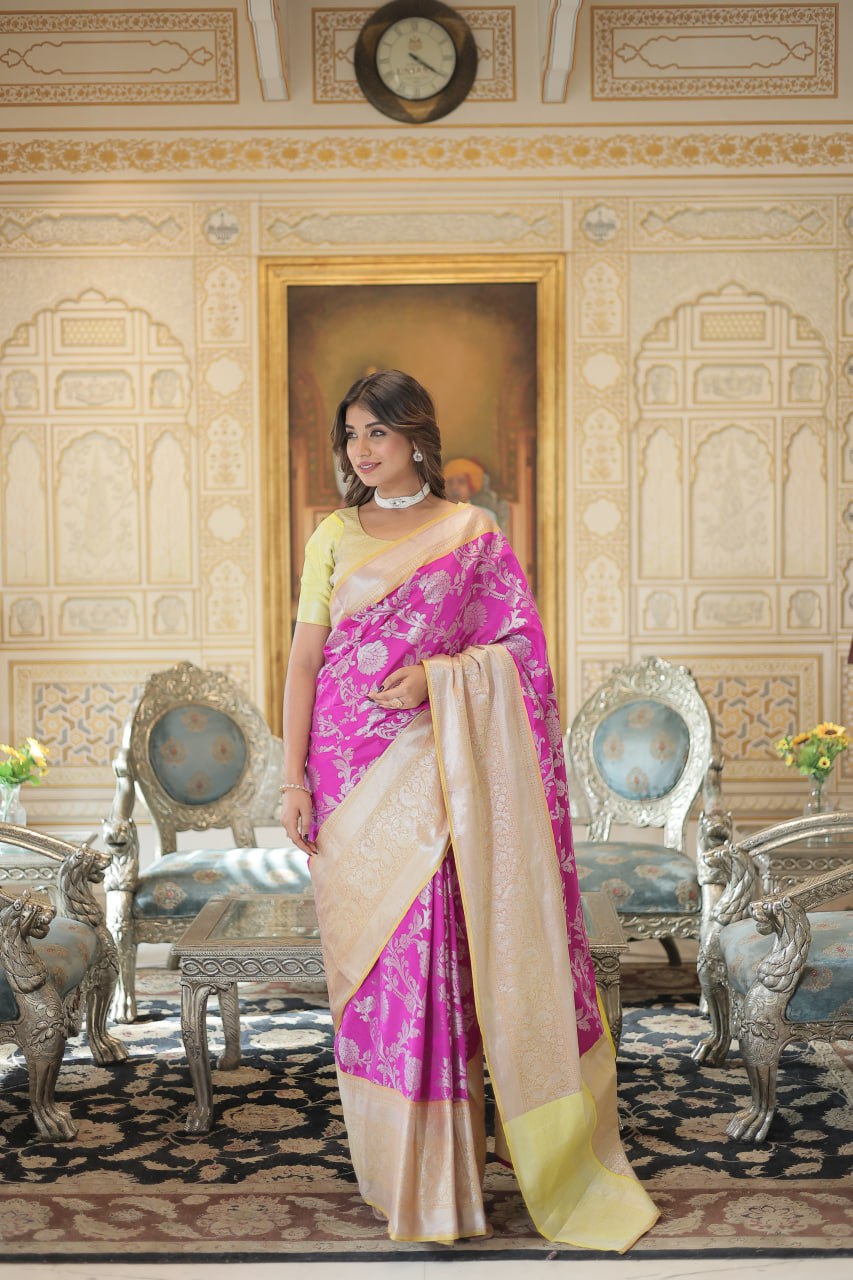 PREMIUM DESIGNER ZARI WEAVING KANJIVARAM SILK SAREE WITH FLOWER DESIGN - FUCHSIA PINK