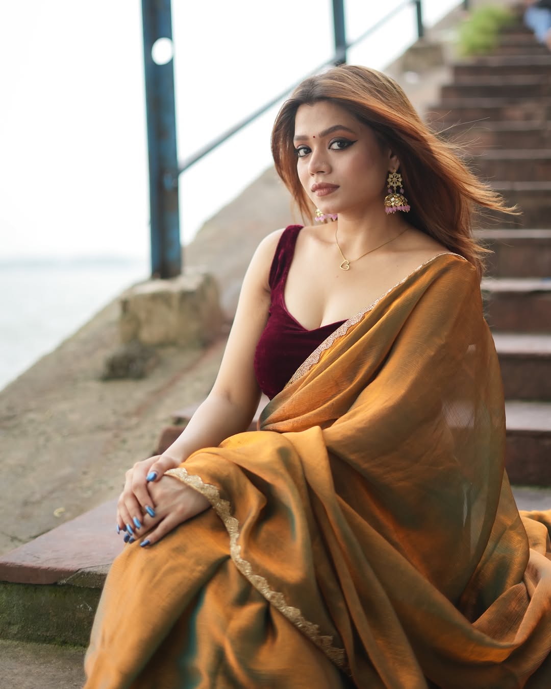 New Designer Soft Fancy Fandy Silk Two Tone Saree With Beautiful Handworked Lace Border