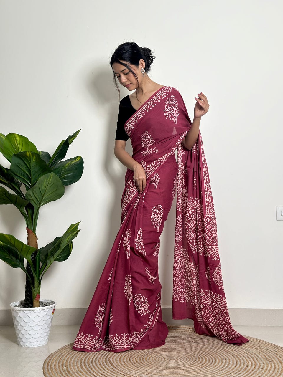 New One Minute Ready To Wear Pure Soft Mul Cotton Silk Maroon Saree With Beautiful Print along With Pocket