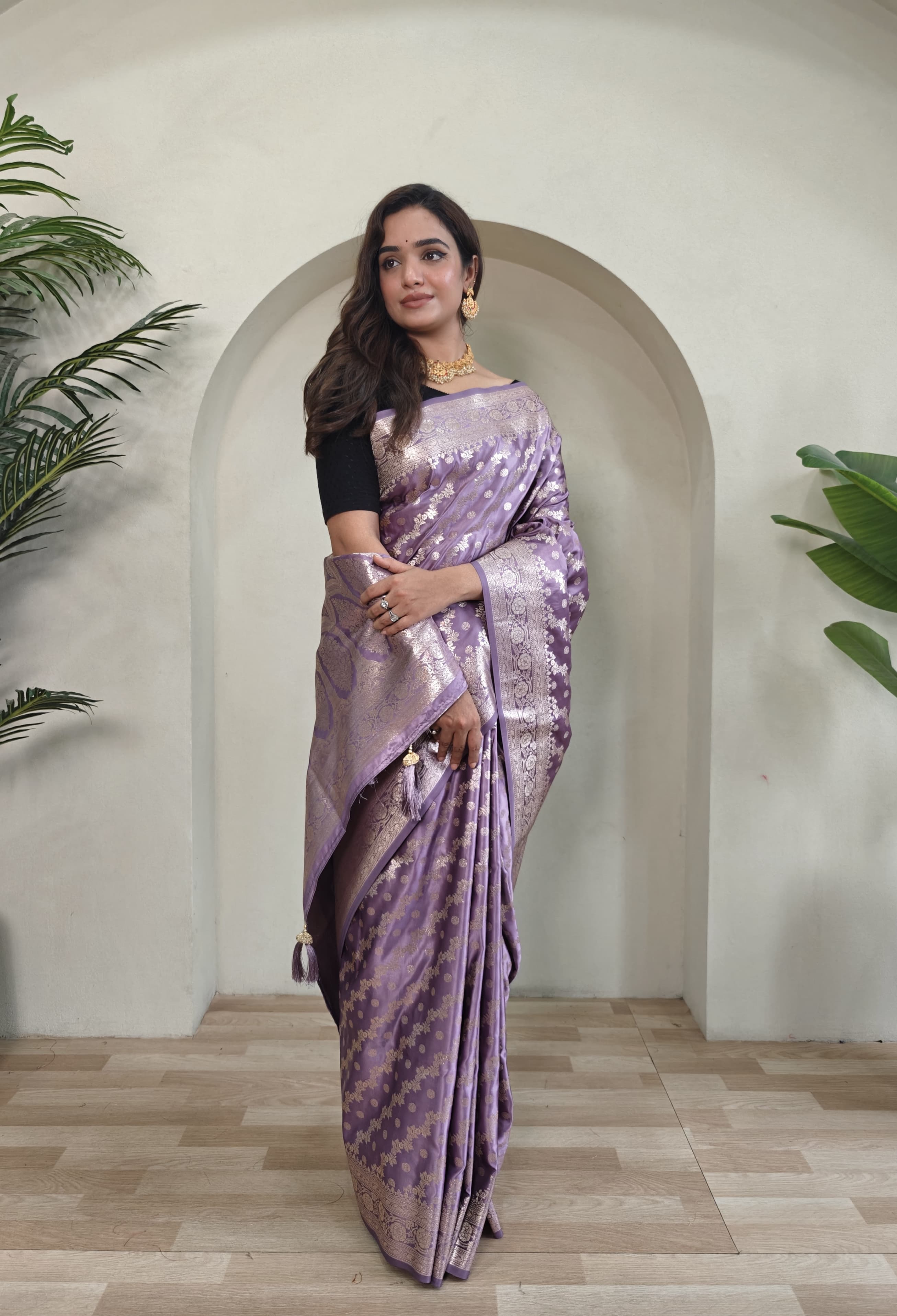 New Designer Leheriya Mushro Satin Silk Zari Weaved Lavender Saree With Beautiful Tassels Along With Running Unstiched Blouse Piece