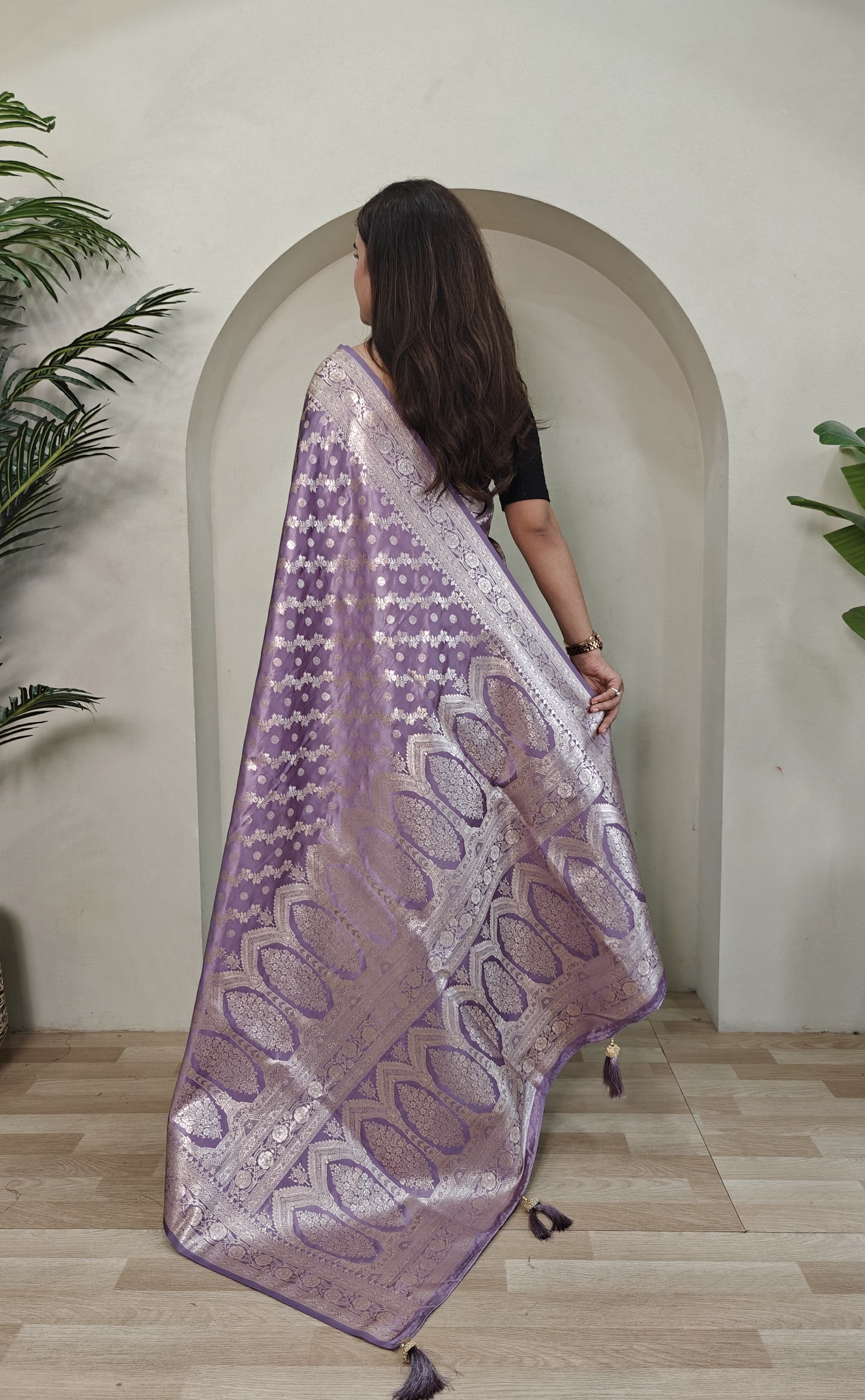 New Designer Leheriya Mushro Satin Silk Zari Weaved Lavender Saree With Beautiful Tassels Along With Running Unstiched Blouse Piece